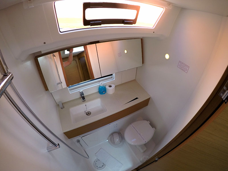 Dufour 44 — photo 20