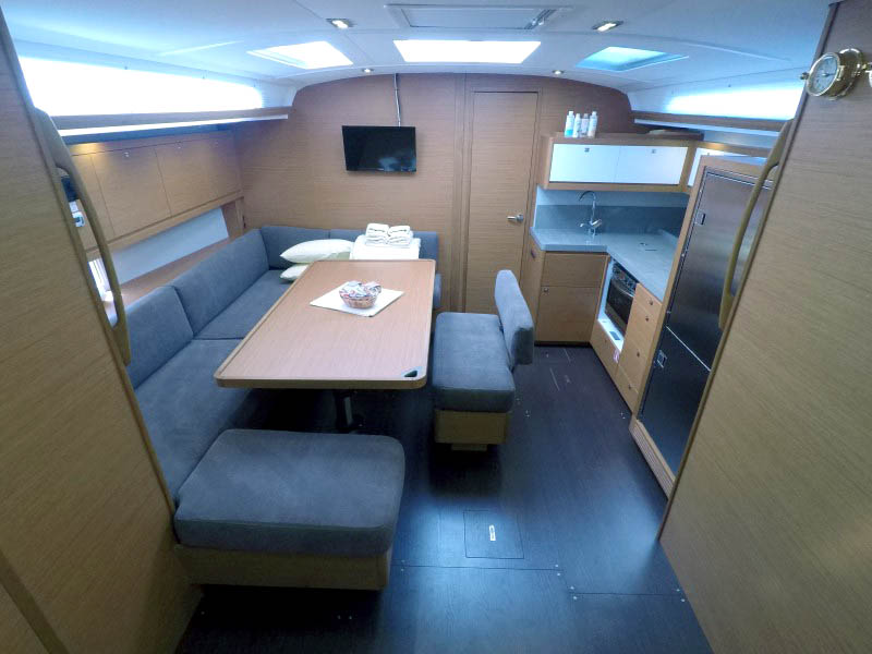 Dufour 470 GL — photo 12