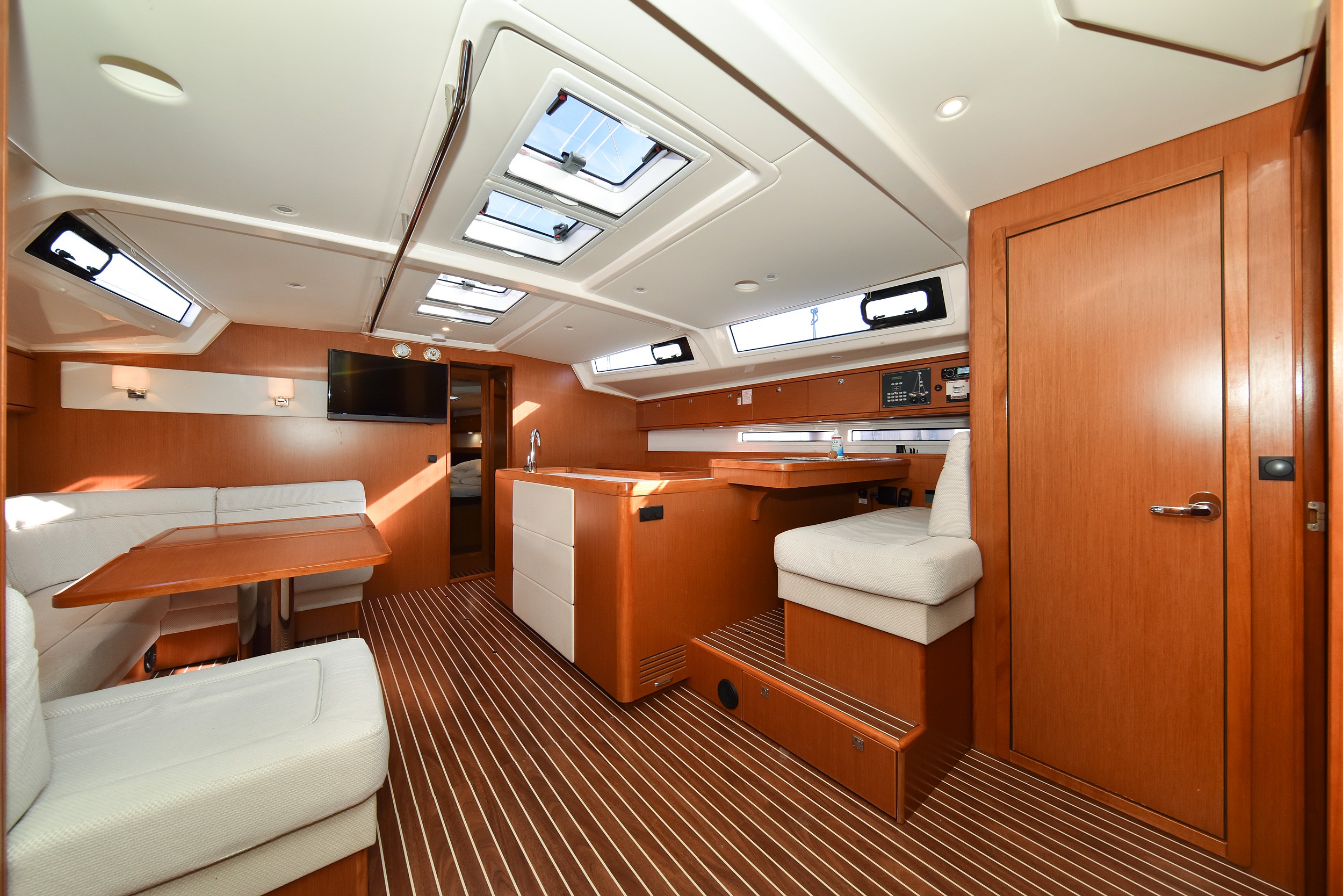 Bavaria Cruiser 56 — photo 15