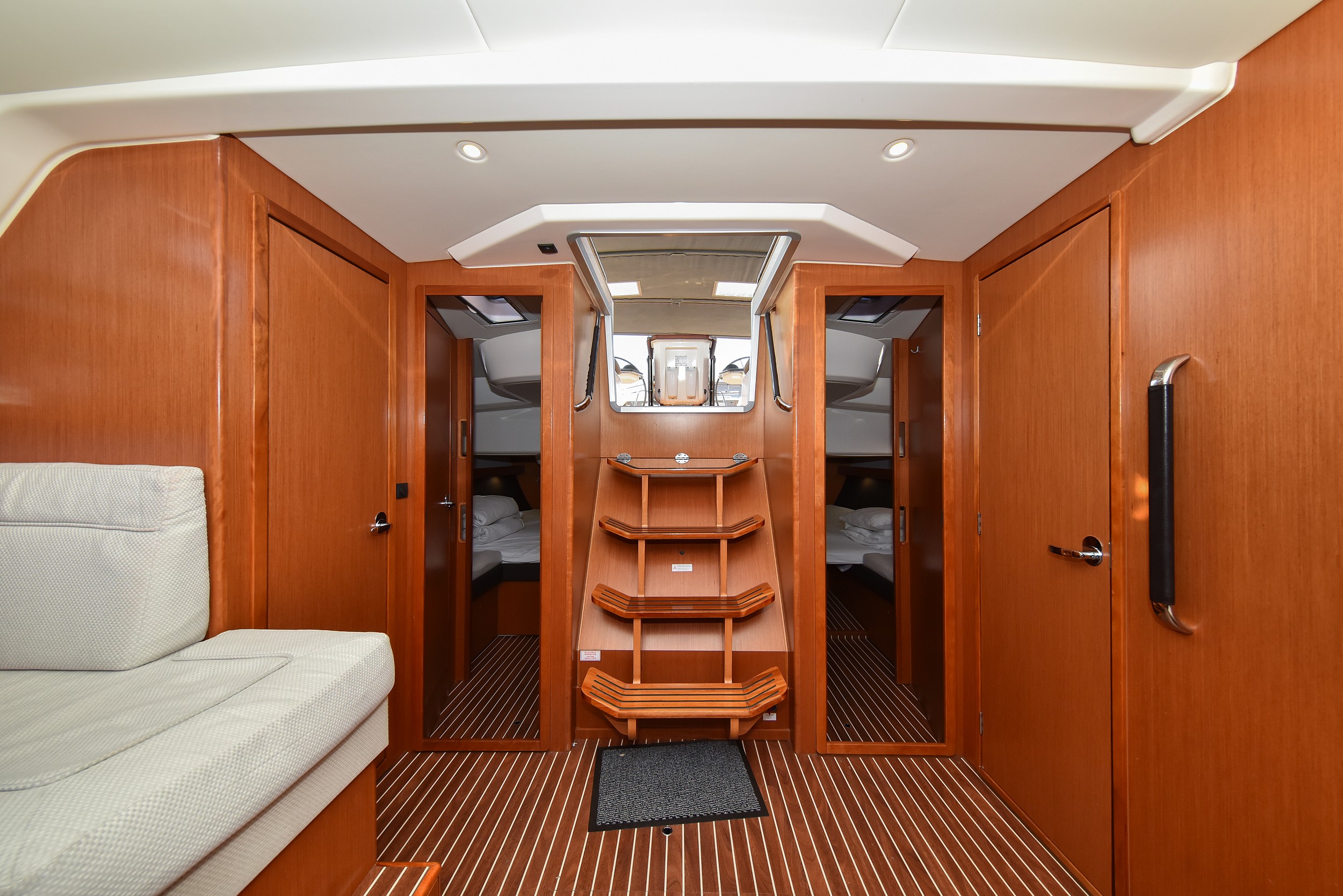 Bavaria Cruiser 56 — photo 28