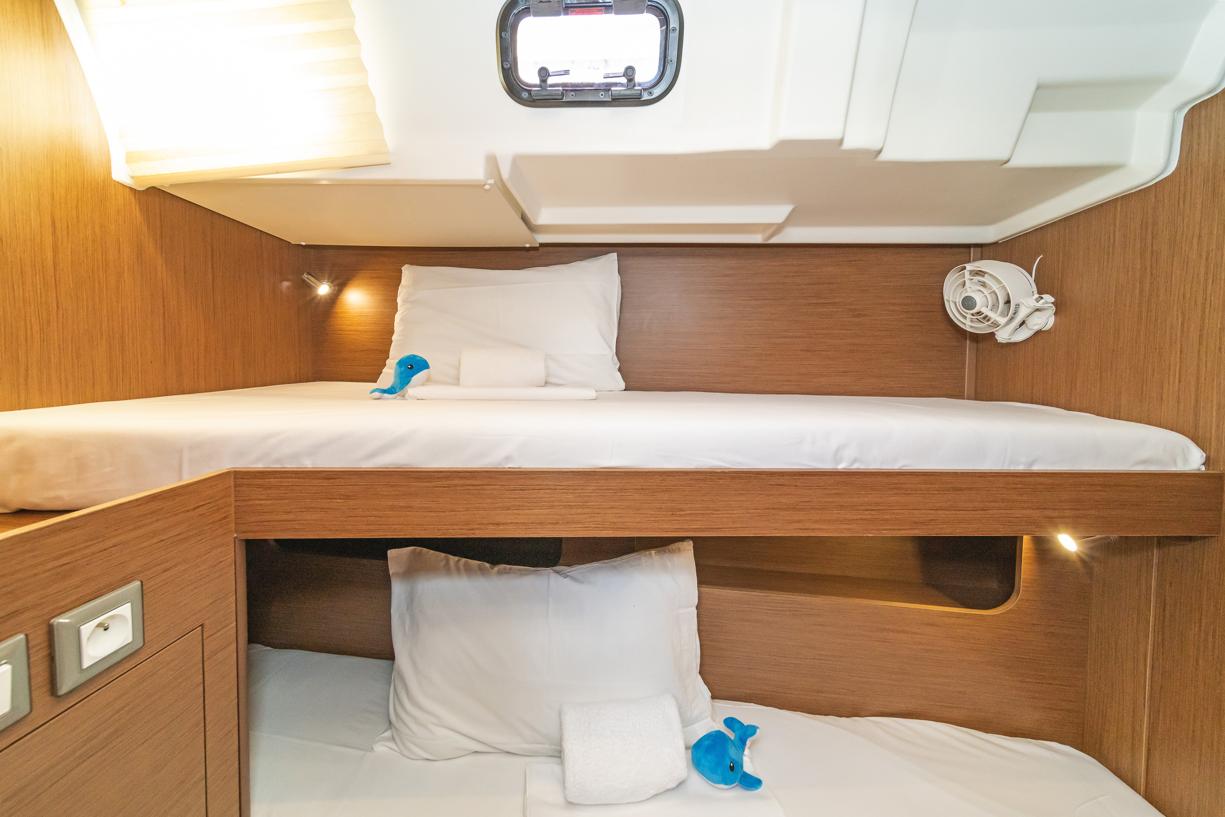 Oceanis 51.1 (5+1 cab) & GEN — photo 20