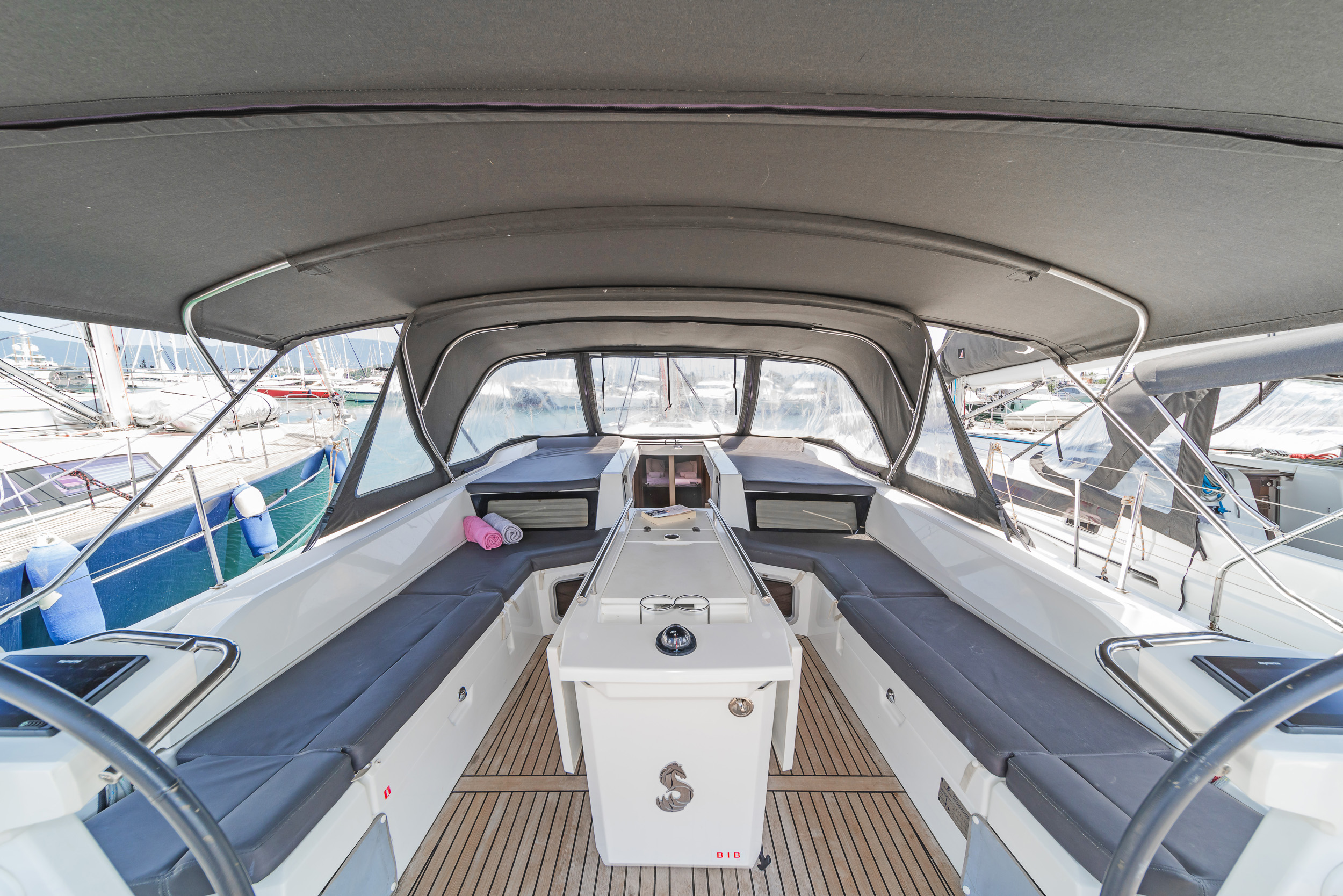 Oceanis 51.1 (5+1 cab) & GEN — photo 5