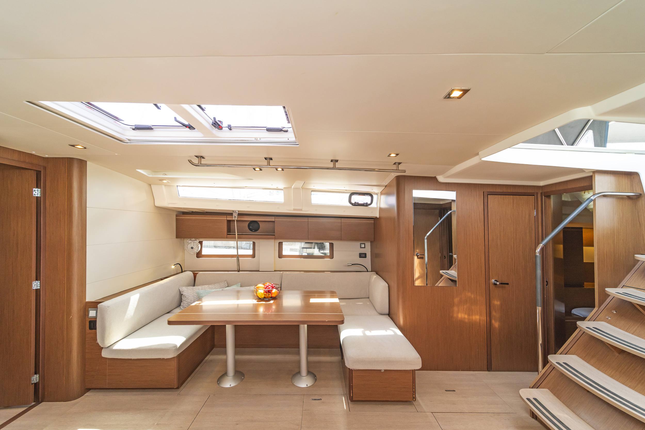 Oceanis 51.1 (5+1 cab) & GEN — photo 7