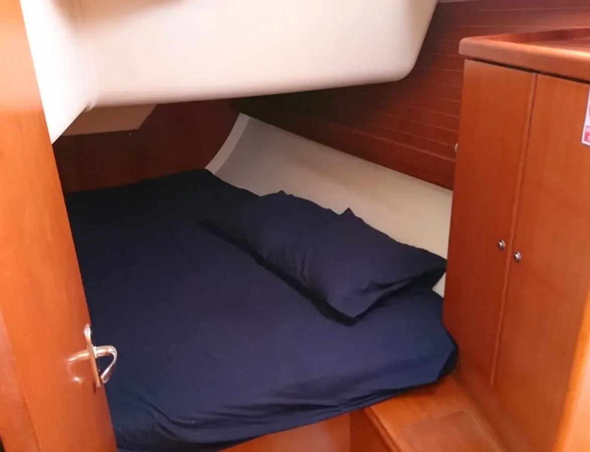 Dufour 385 Grand Large — photo 28