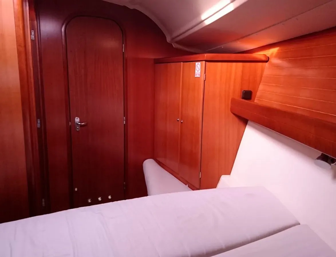 Dufour 385 Grand Large — photo 30