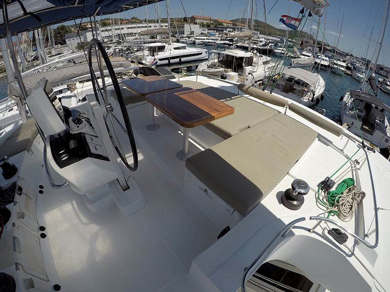 Lagoon 52 F — photo 24