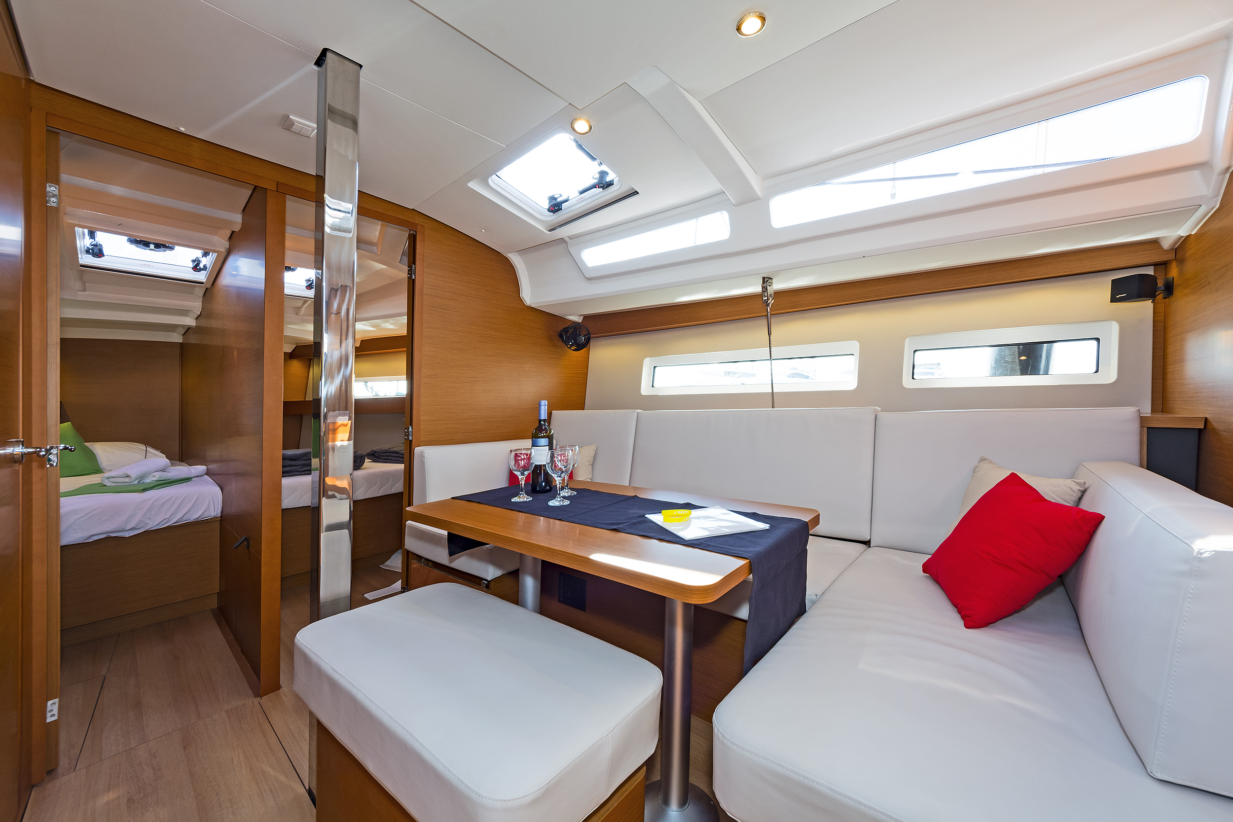Sun Odyssey 440 — photo 15