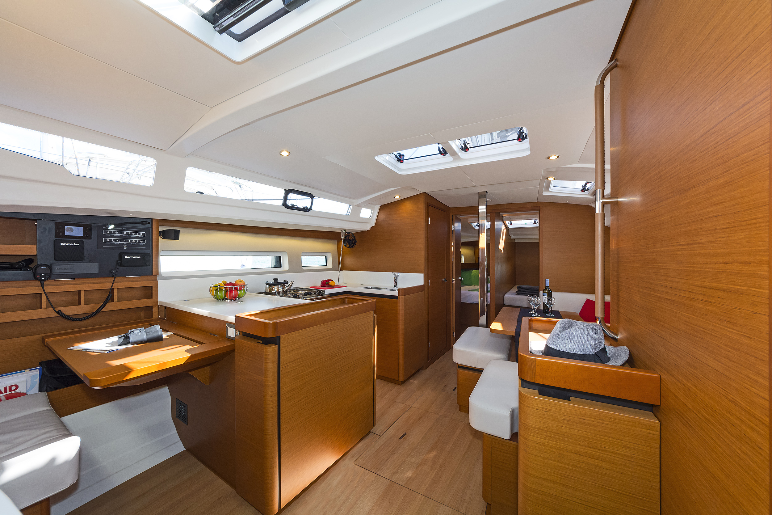 Sun Odyssey 440 — photo 18