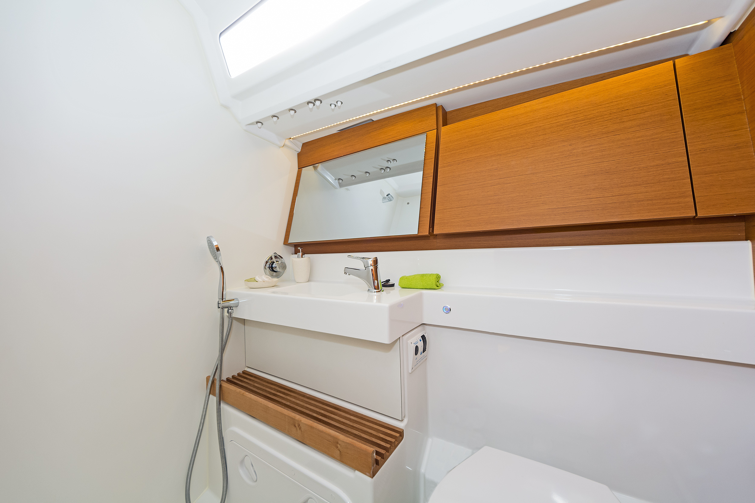 Sun Odyssey 440 — photo 14