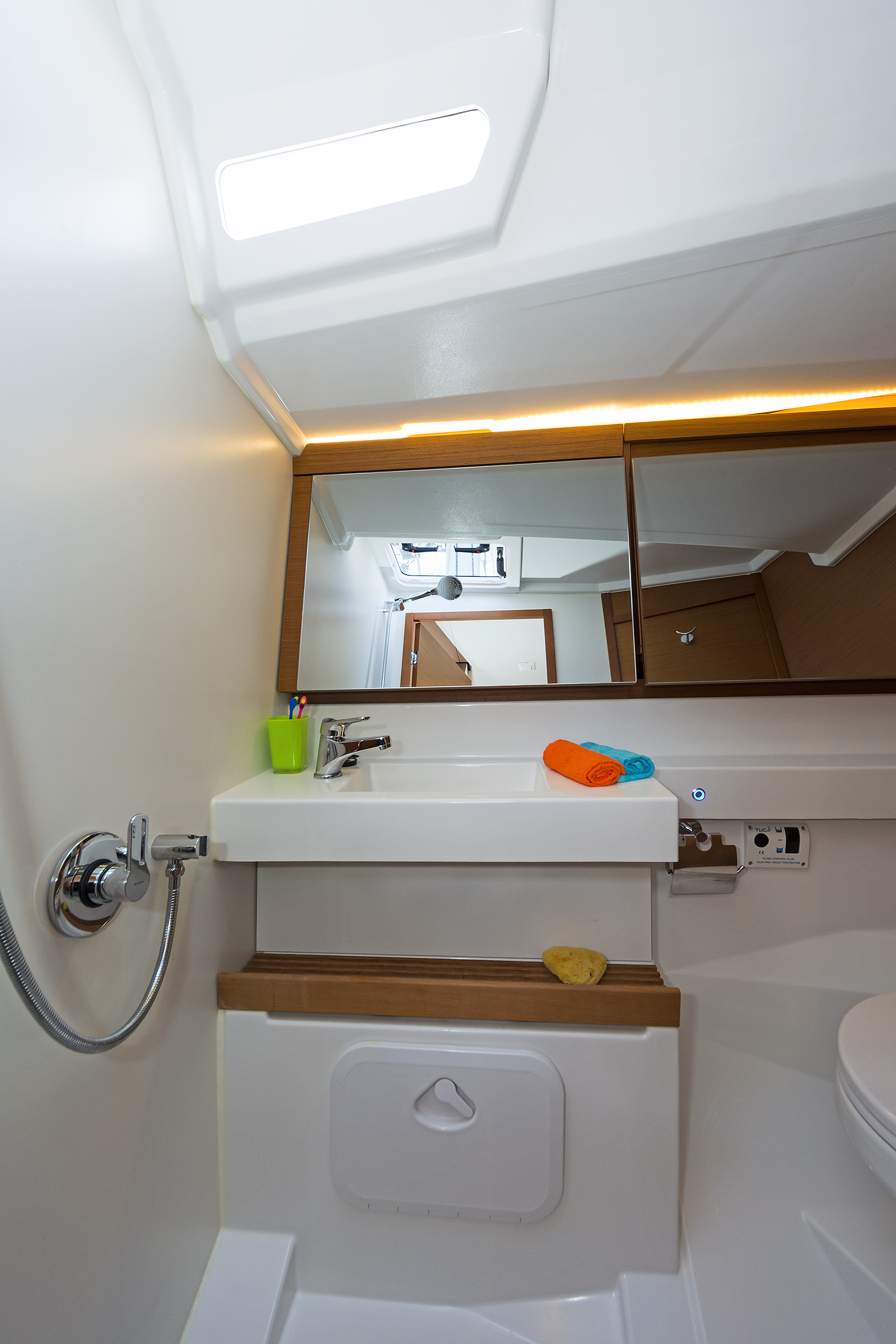 Sun Odyssey 440 — photo 7