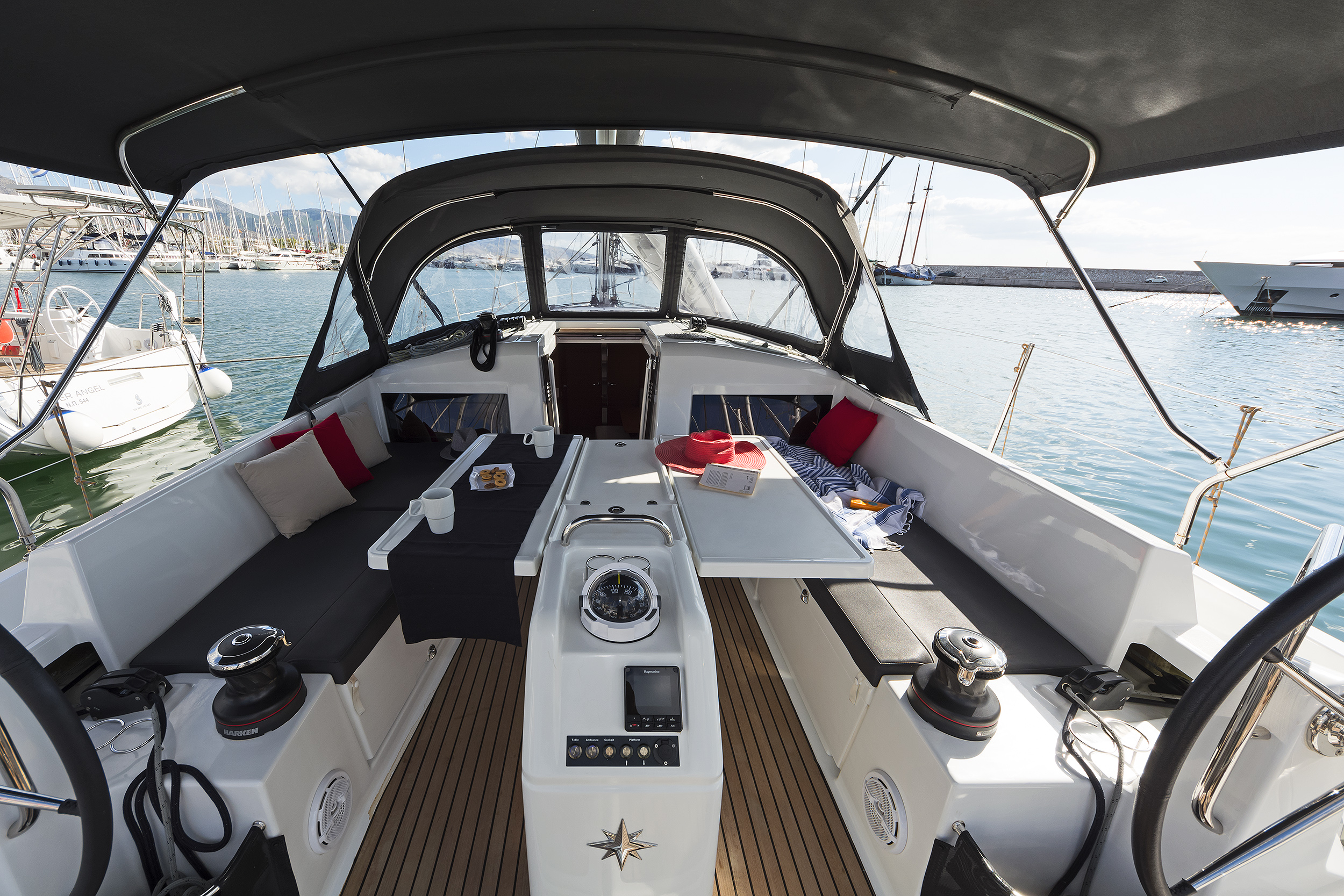 Sun Odyssey 440 — photo 17