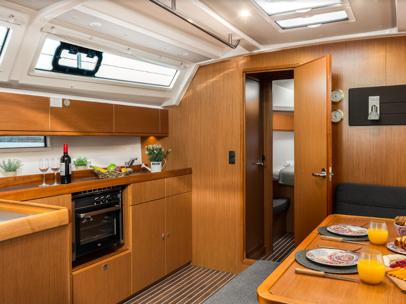 Bavaria Cruiser 46 — photo 6