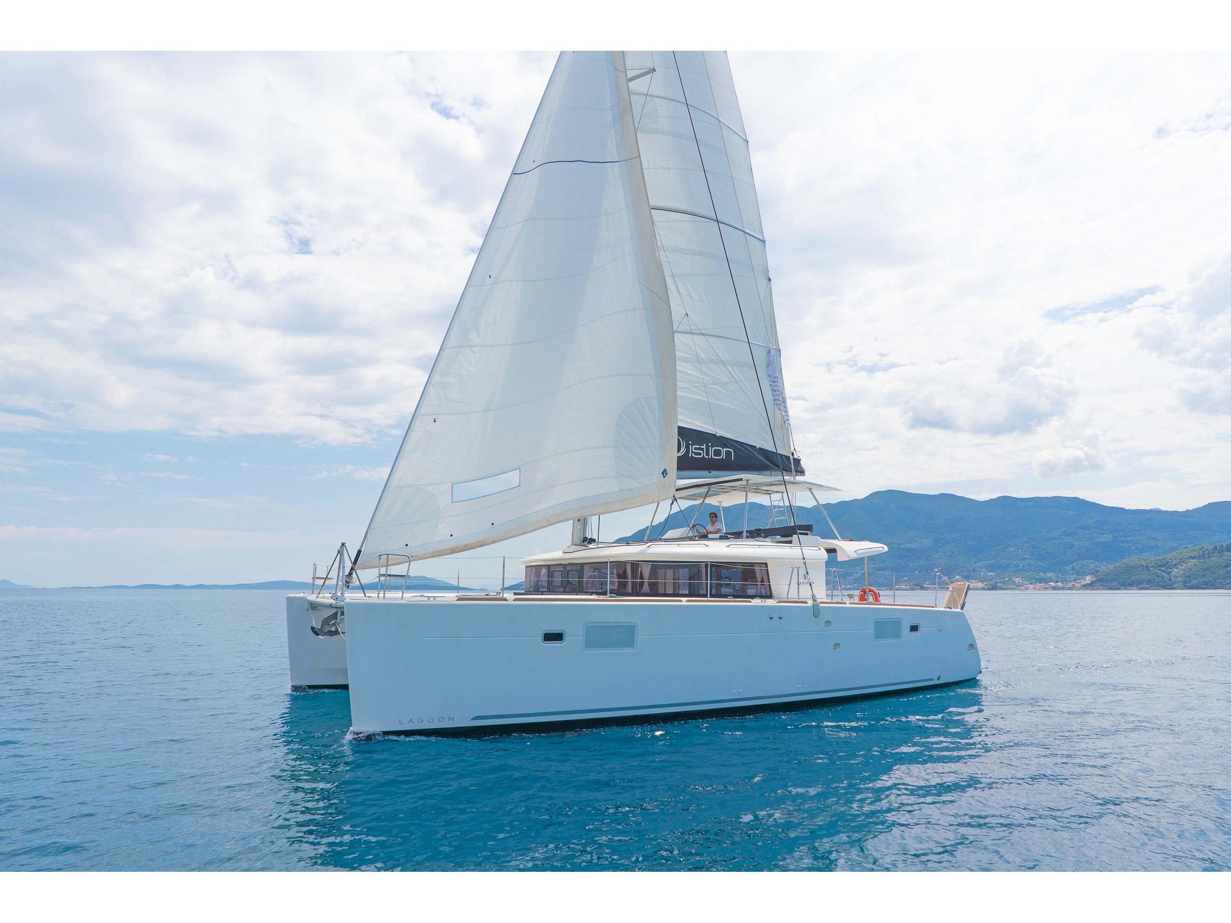 Lagoon 450 Fly & GEN & WM — photo 1
