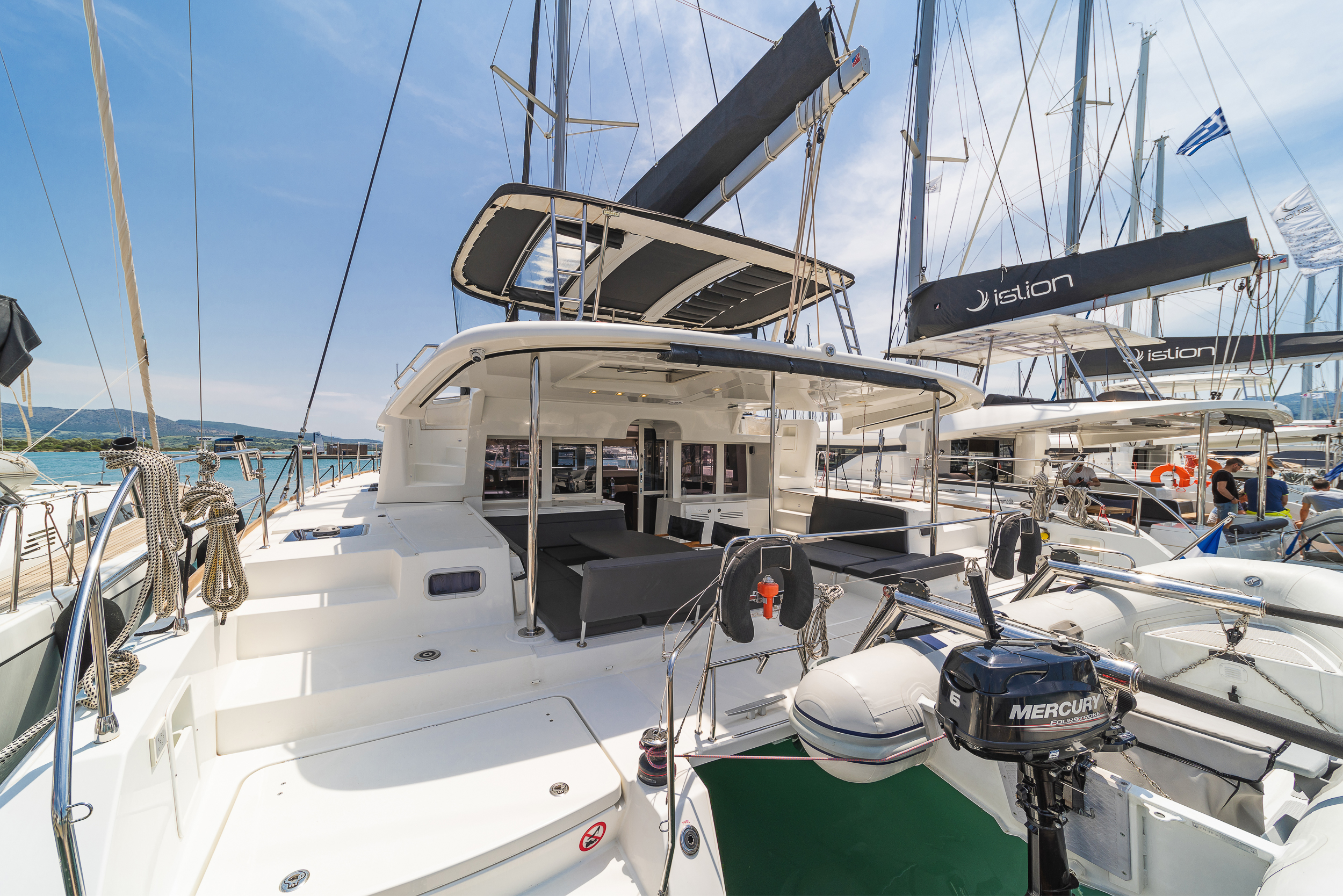 Lagoon 450 Fly & GEN & WM — photo 20