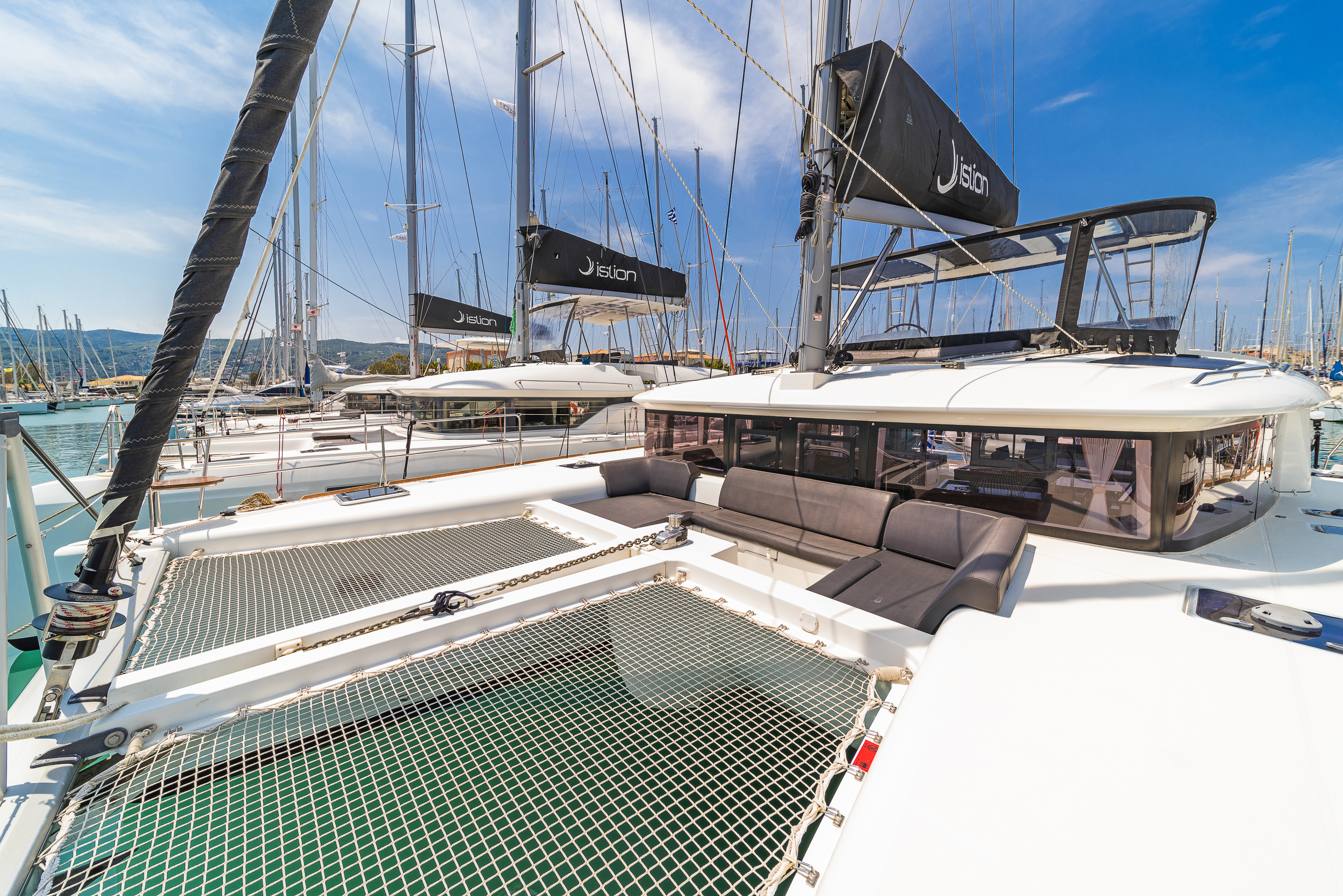 Lagoon 450 Fly & GEN & WM — photo 9