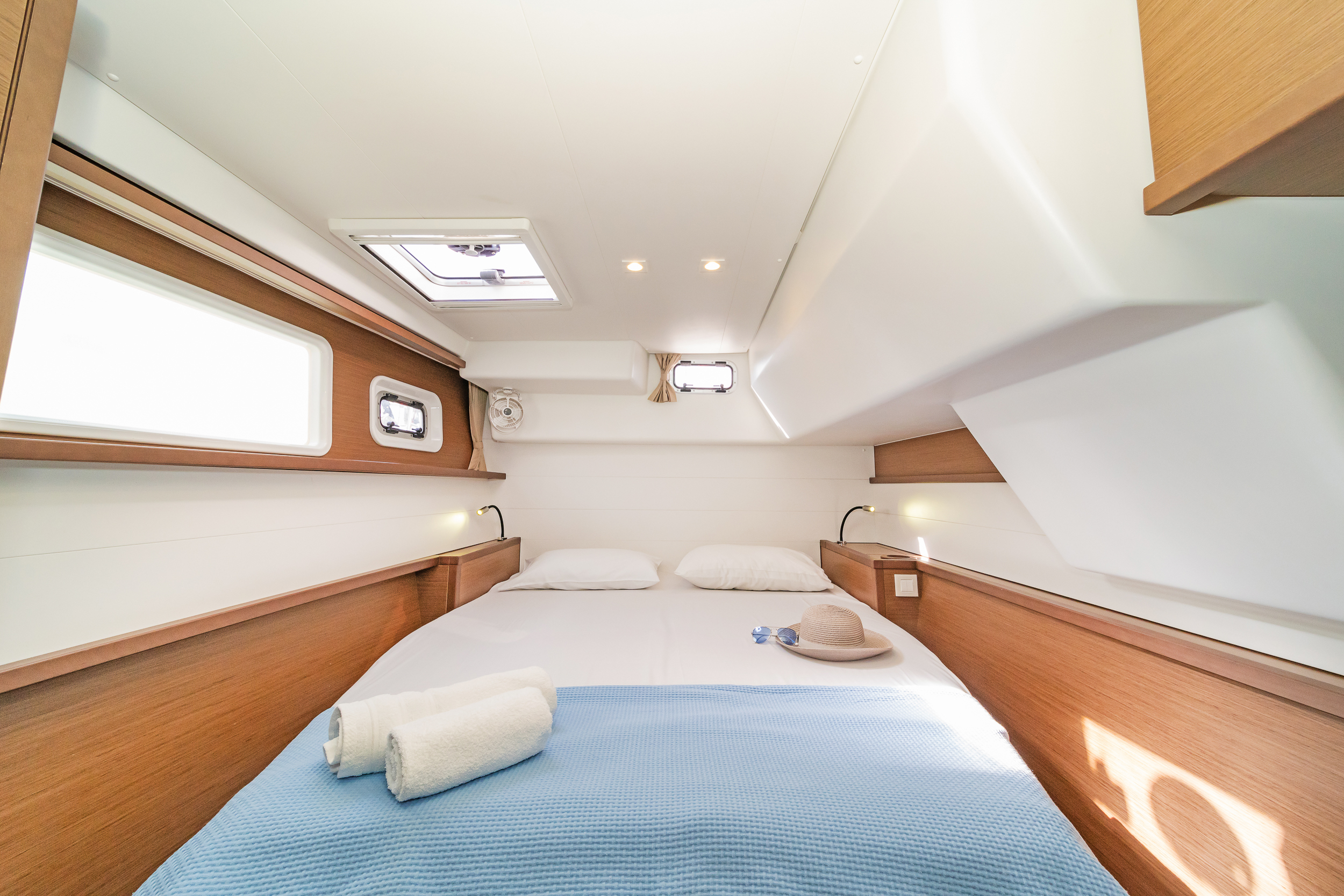 Lagoon 450 Fly & GEN & WM — photo 6