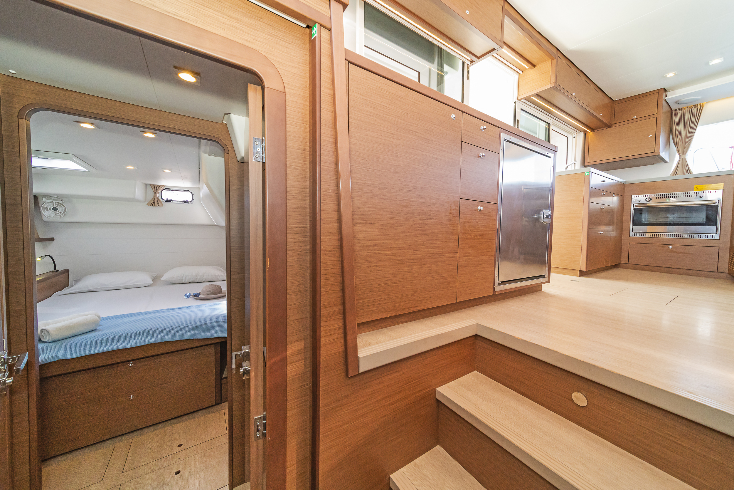 Lagoon 450 Fly & GEN & WM — photo 21