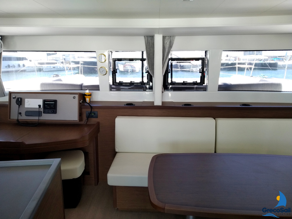 Lagoon 450 Flybridge — photo 4