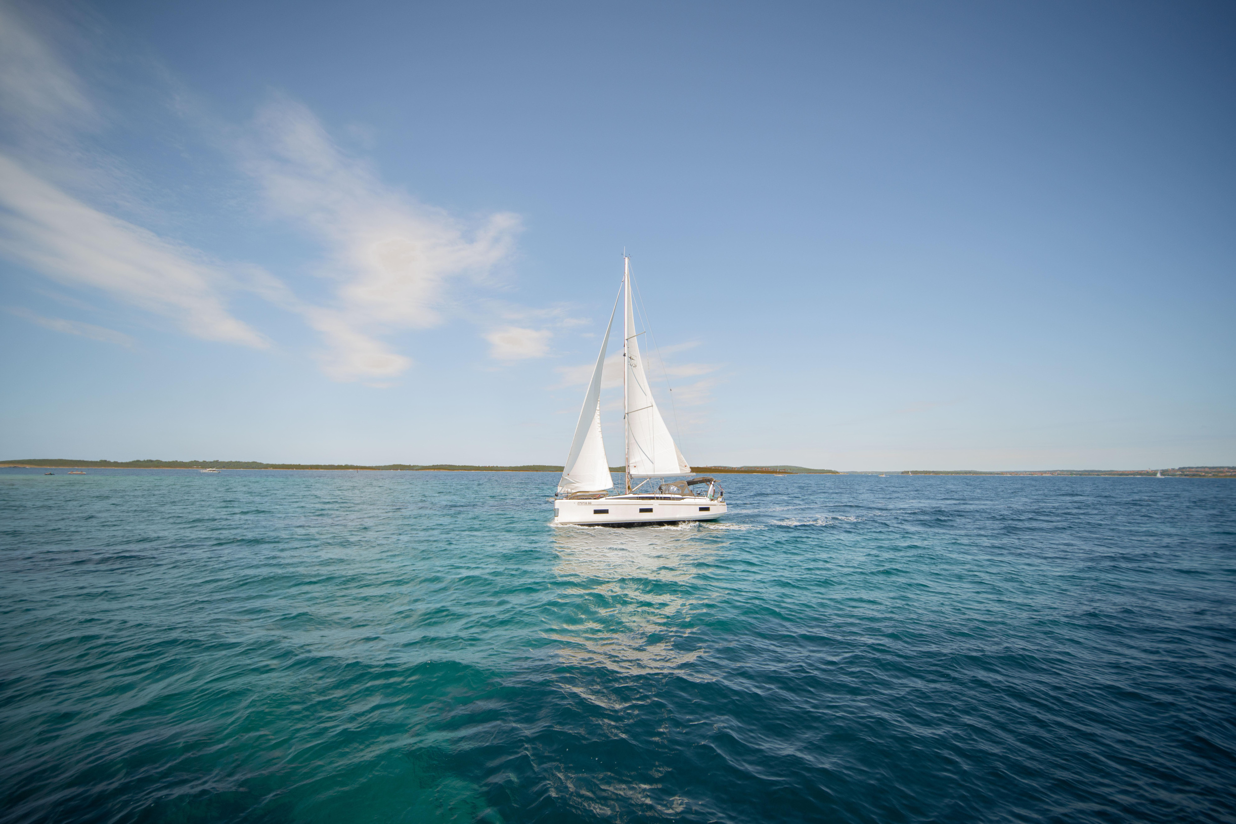 Bavaria C42 — photo 22