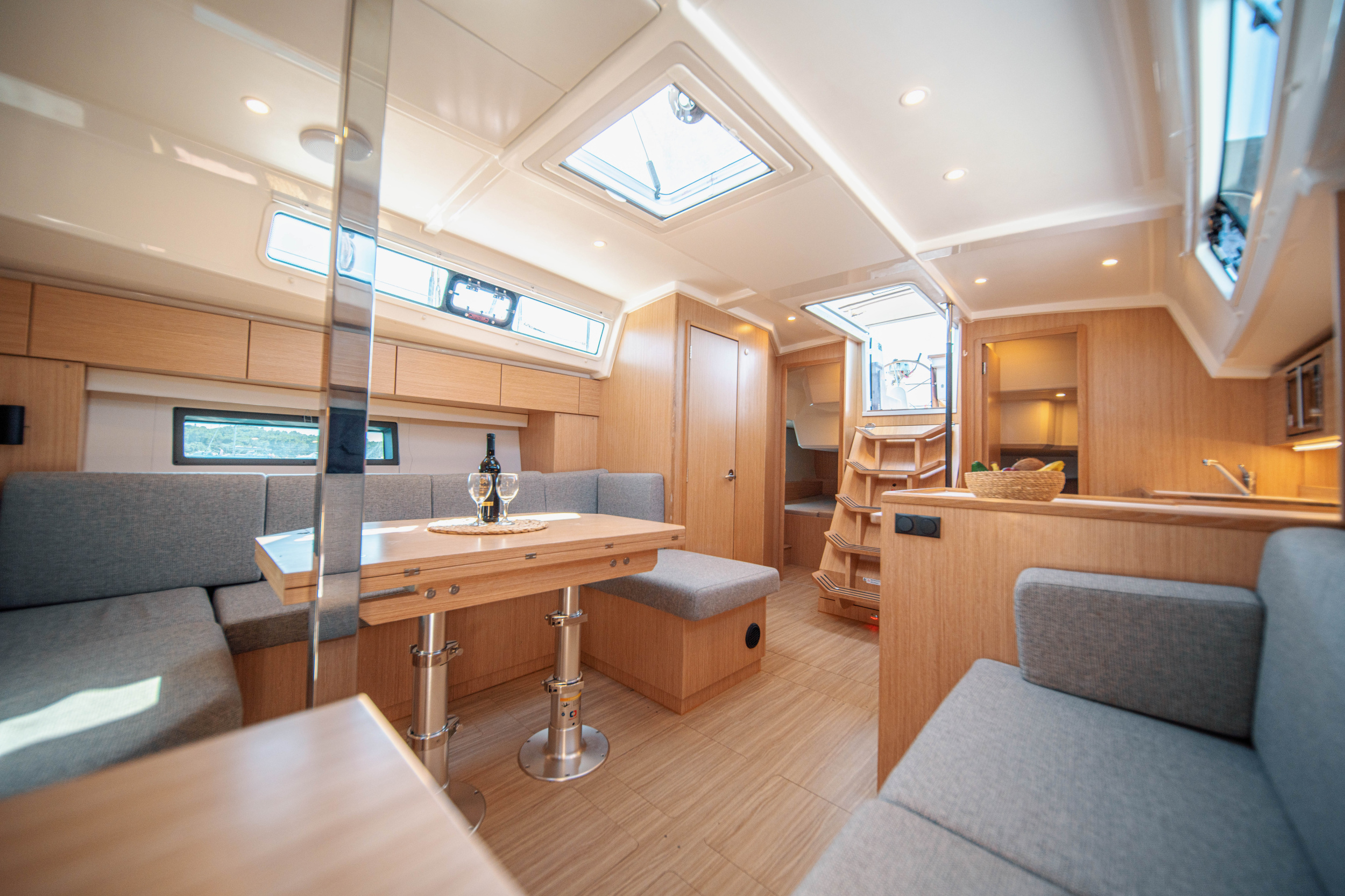 Bavaria C42 — photo 7