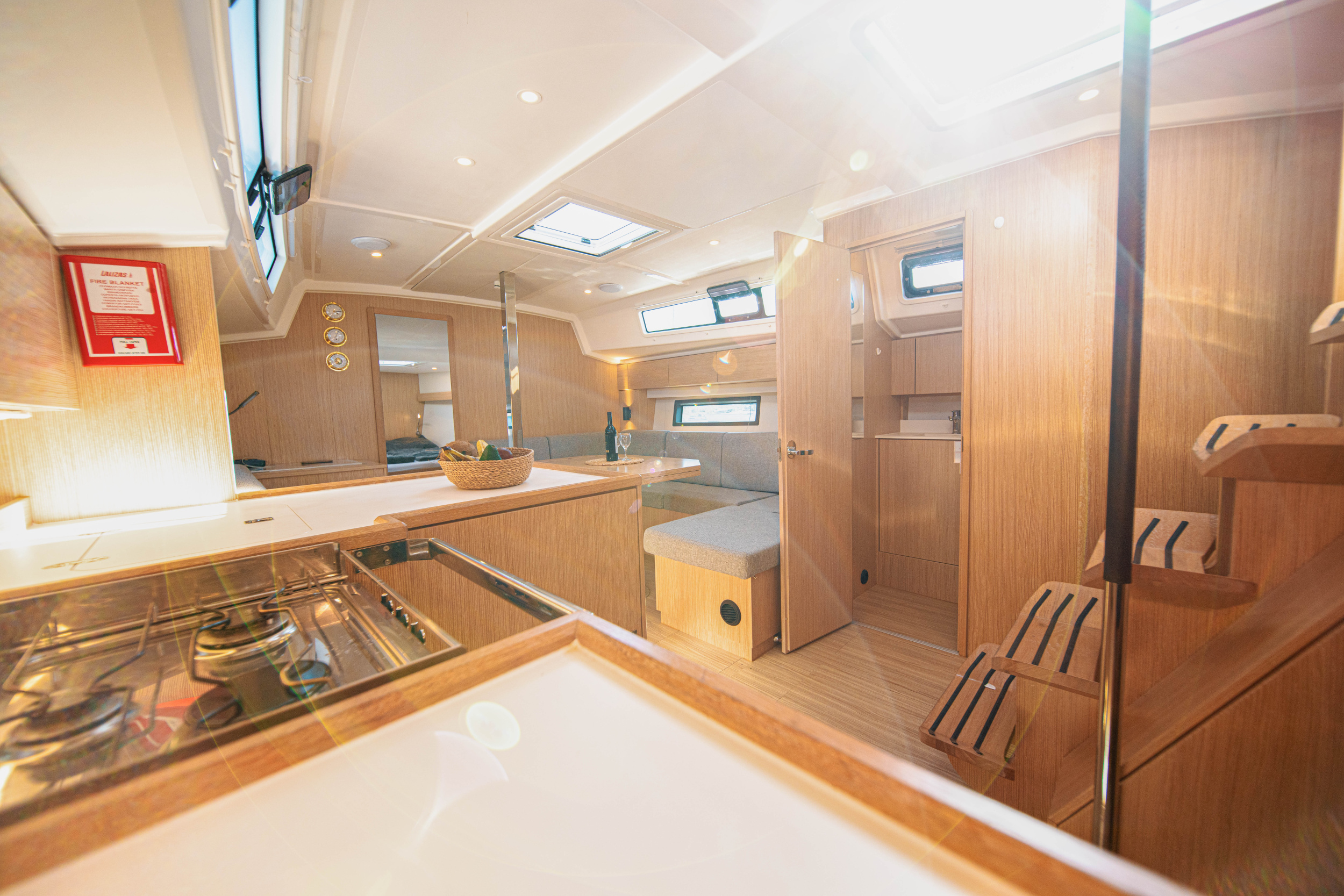 Bavaria C42 — photo 27