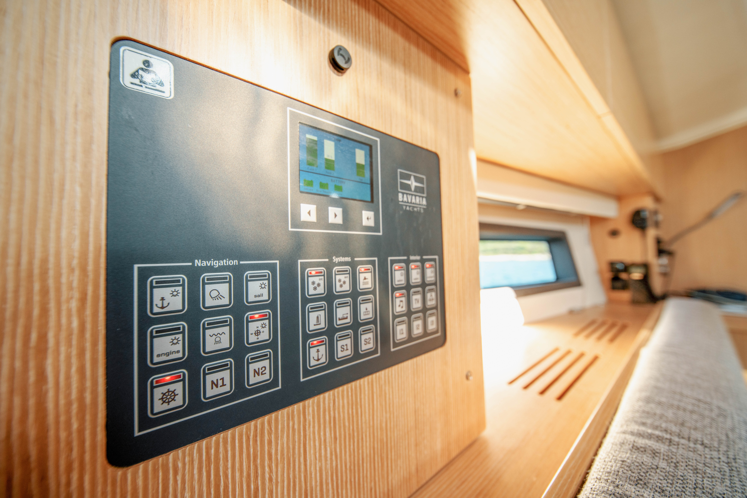 Bavaria C42 — photo 4