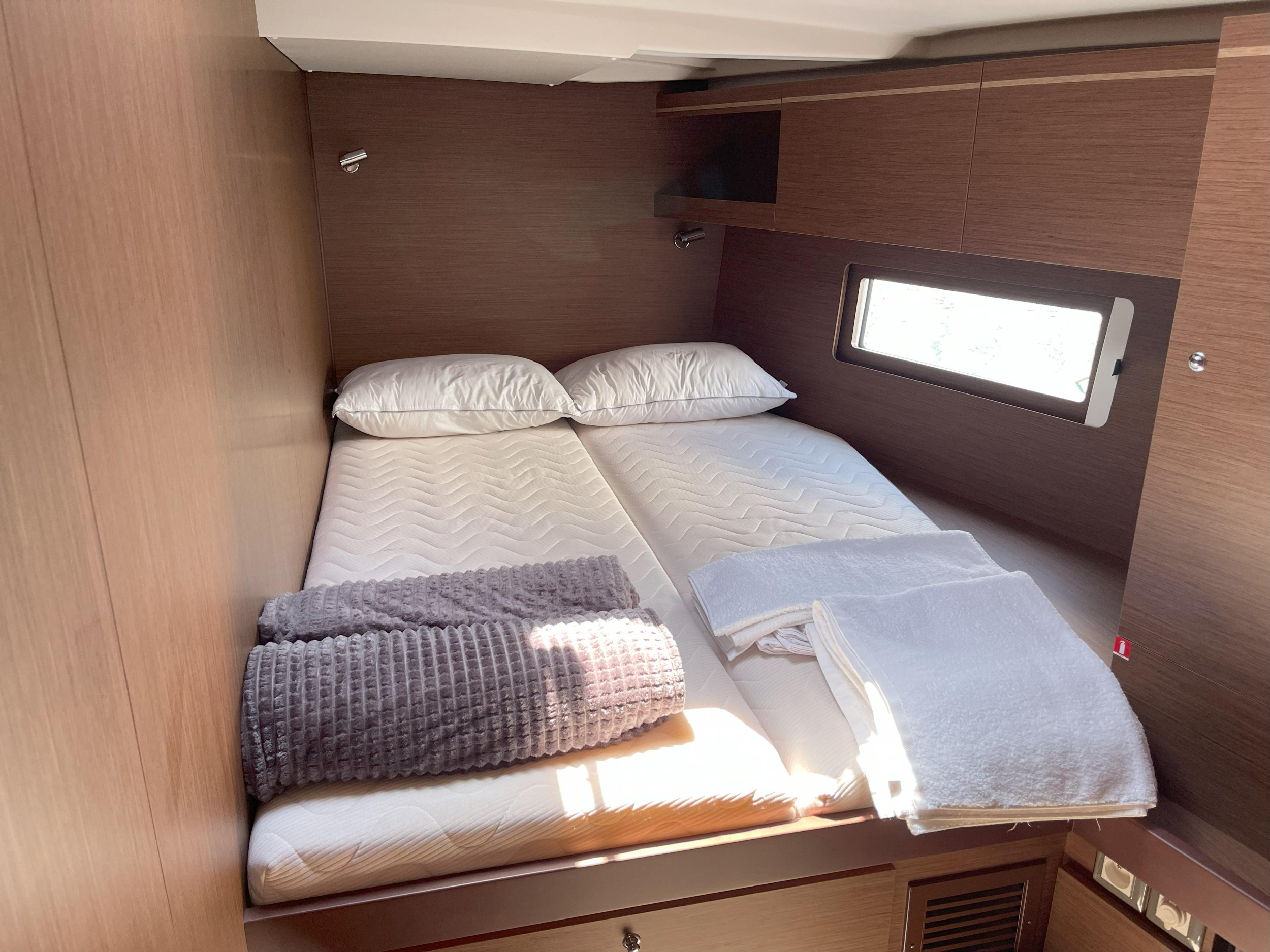 Oceanis 51.1 — photo 17