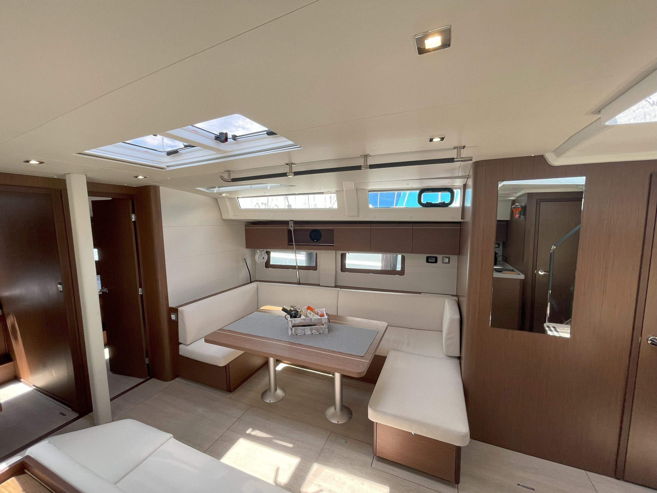 Oceanis 51.1 — photo 12