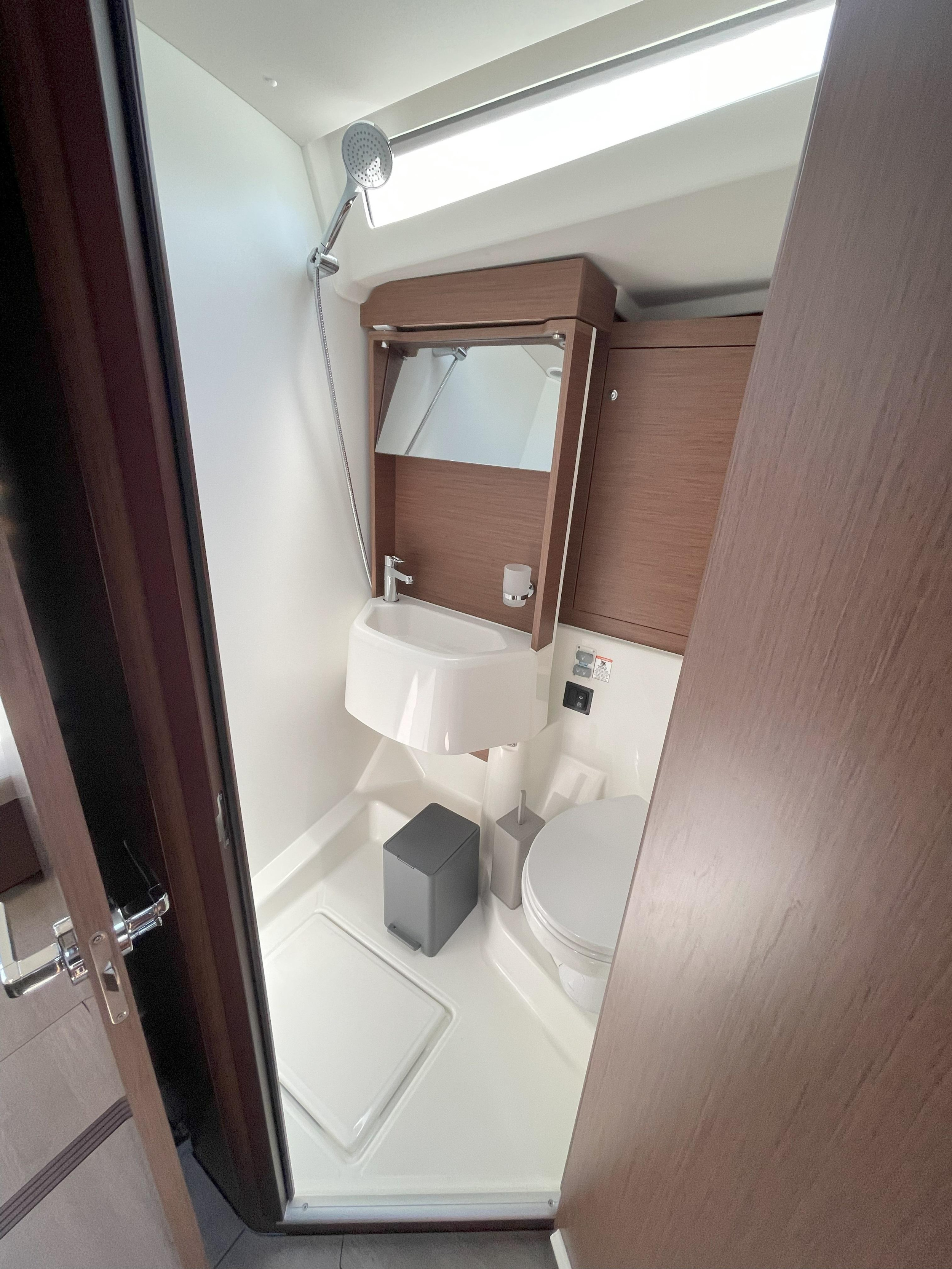 Oceanis 51.1 — photo 19
