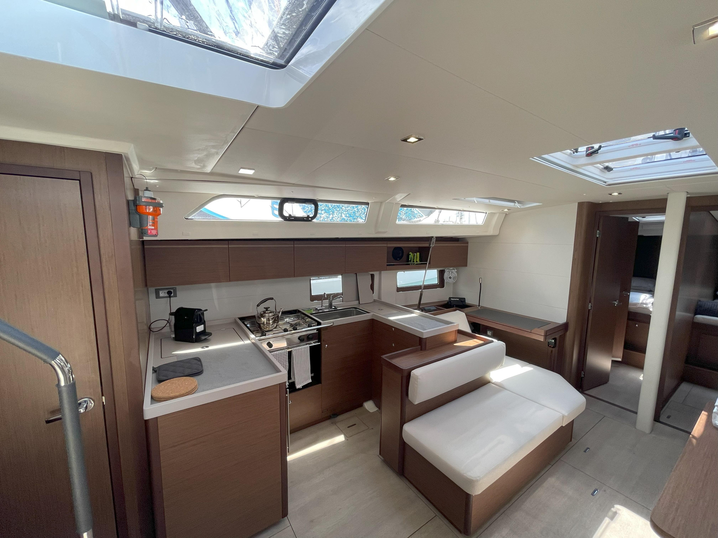 Oceanis 51.1 — photo 3