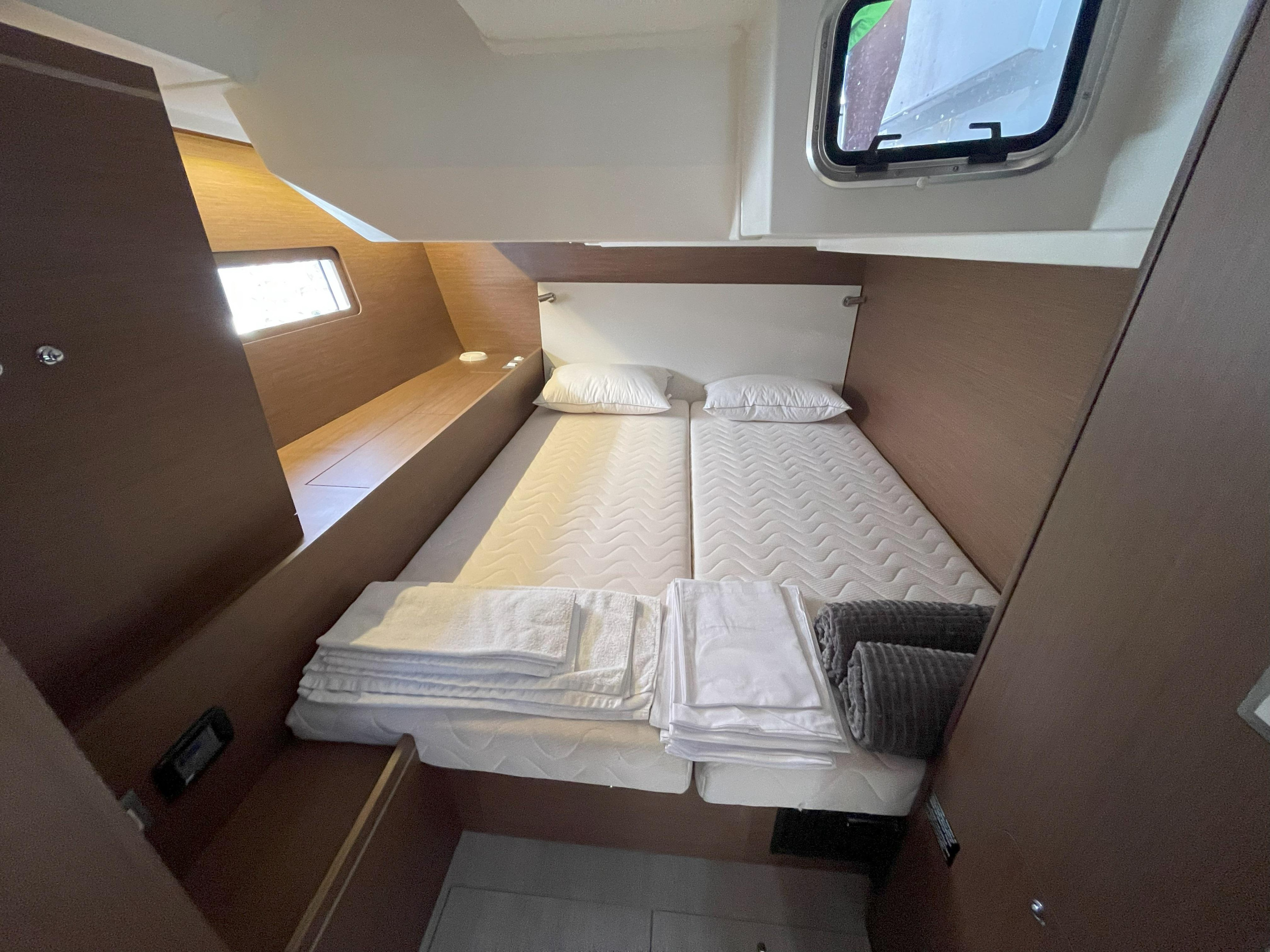 Oceanis 51.1 — photo 15