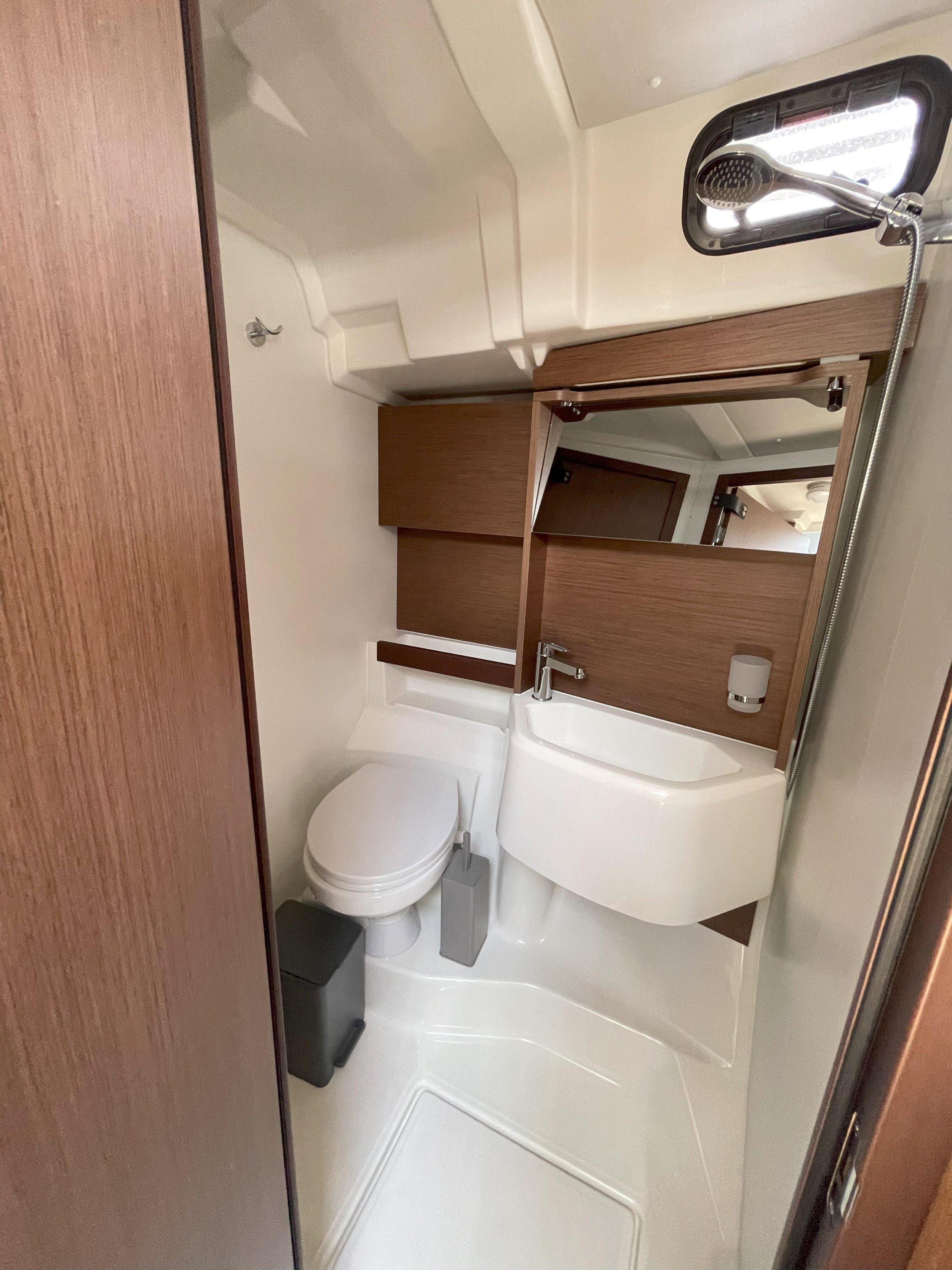 Oceanis 51.1 — photo 14