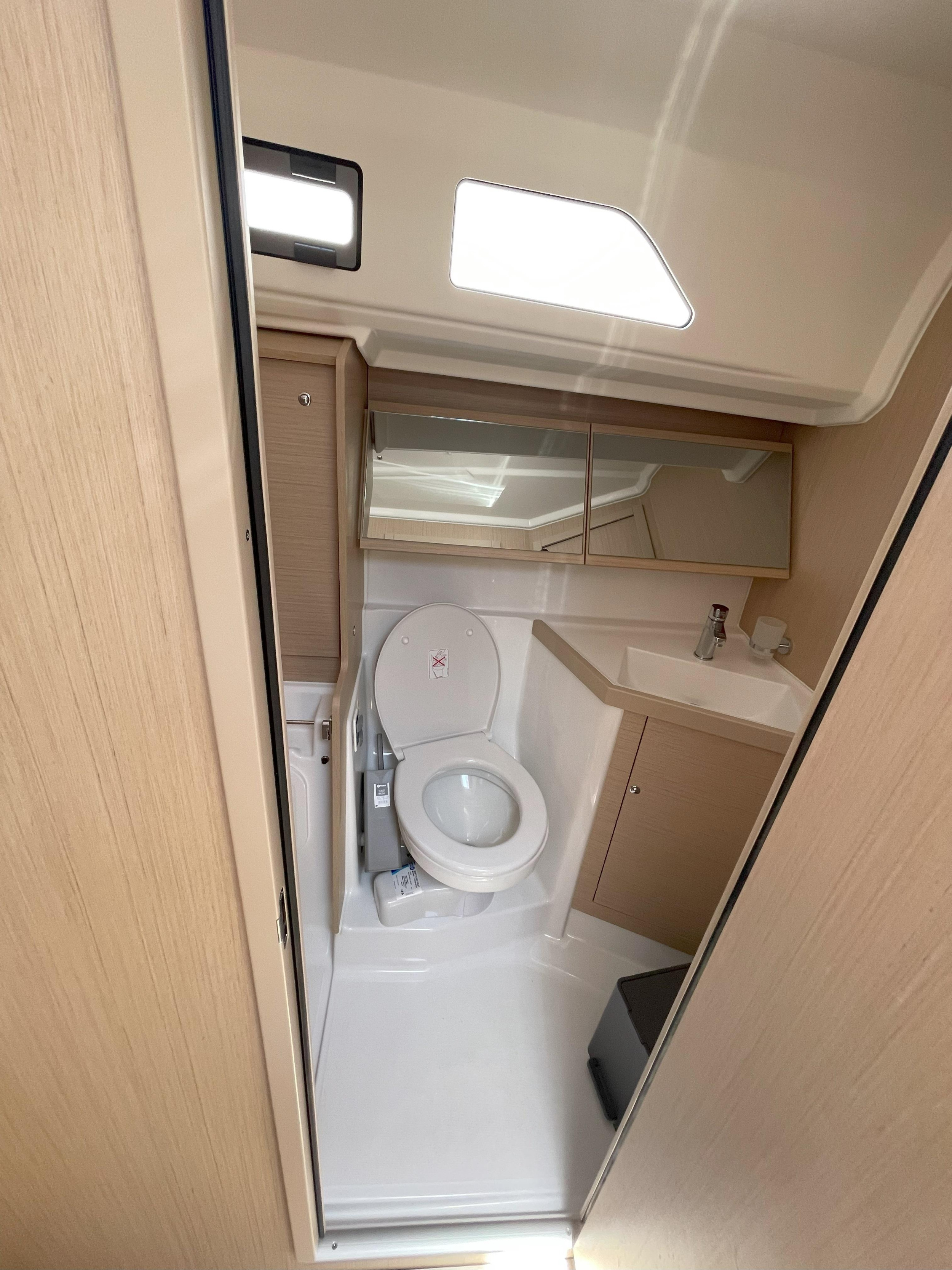Oceanis 40.1 — photo 10