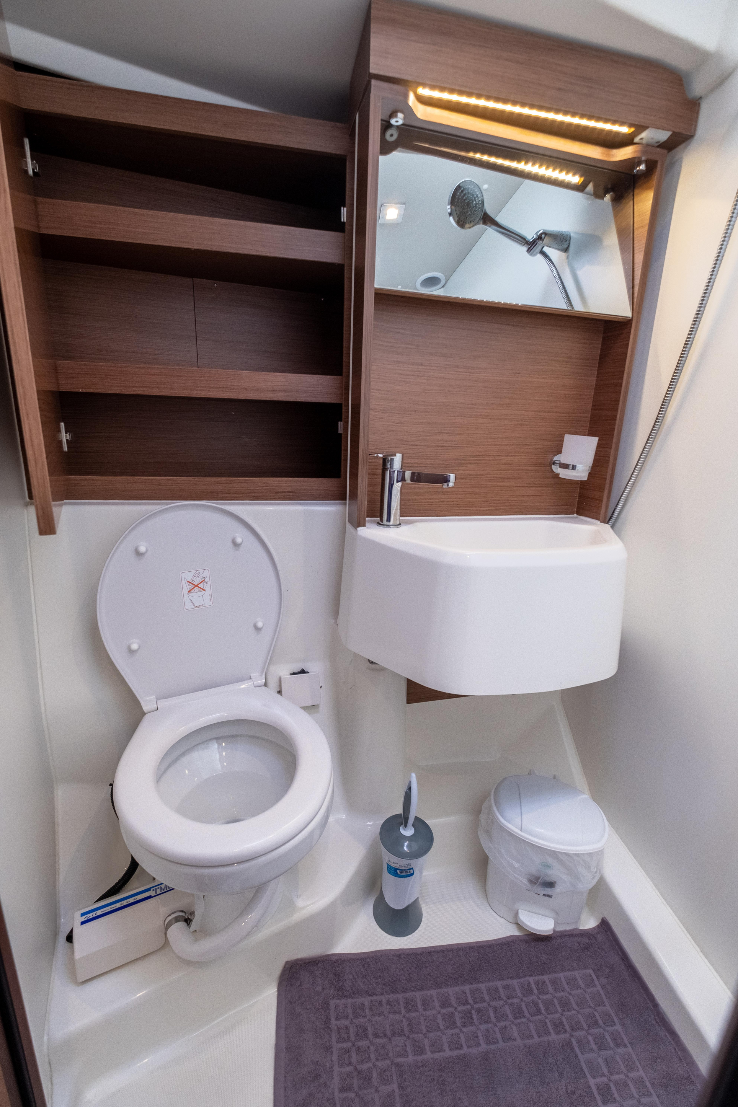 Oceanis 51.1 — photo 18