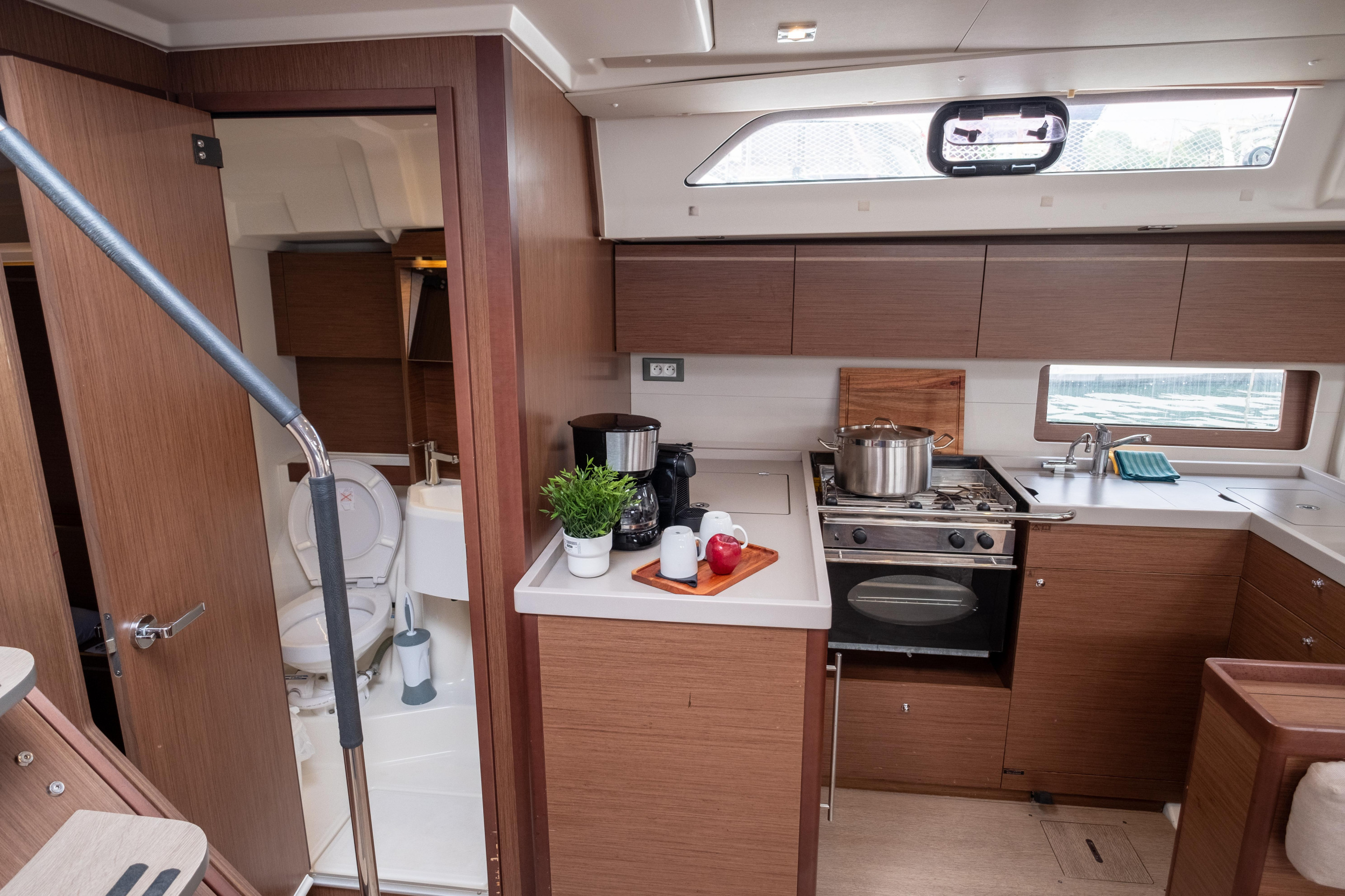 Oceanis 51.1 — photo 97
