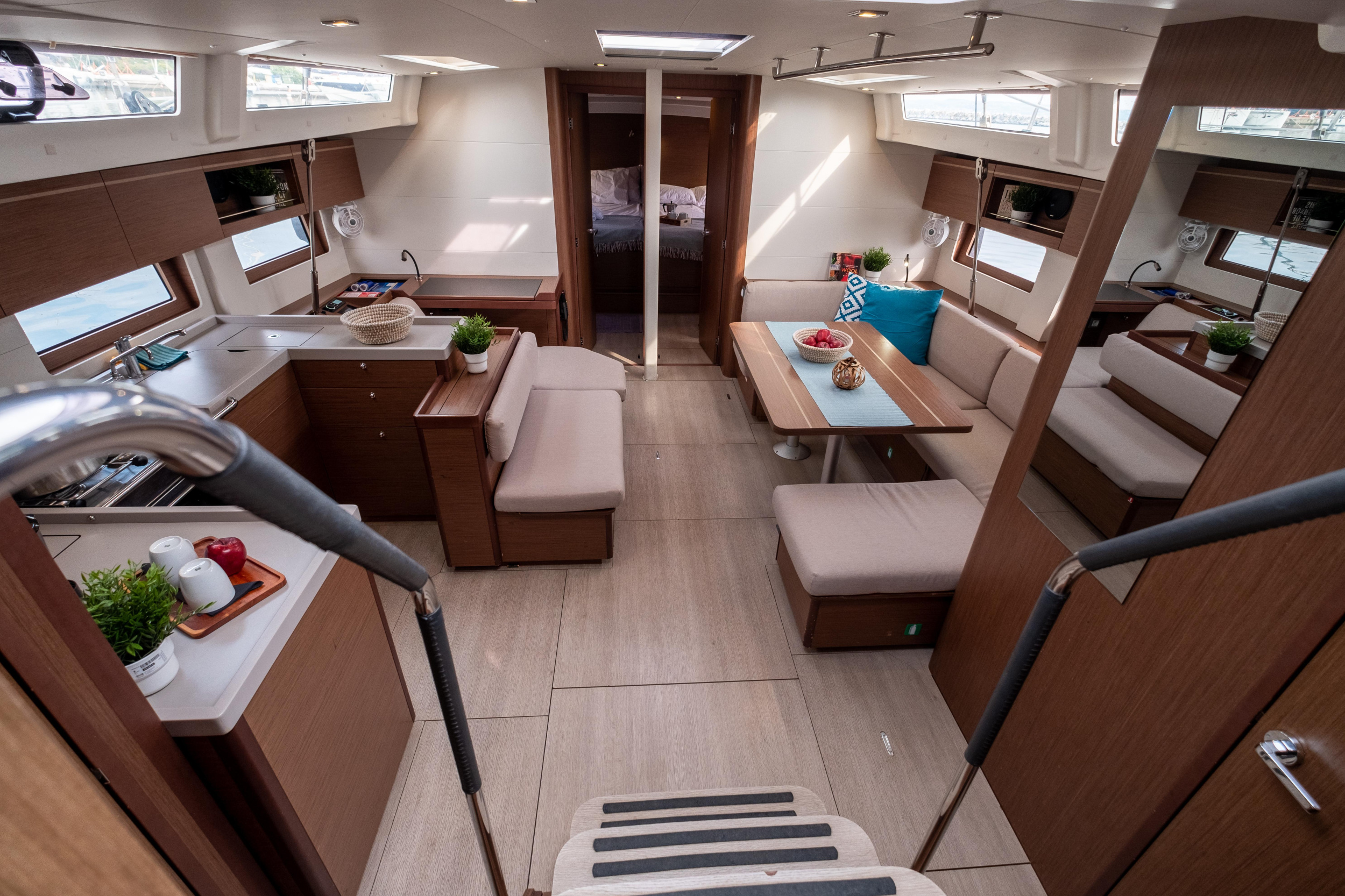 Oceanis 51.1 — photo 11