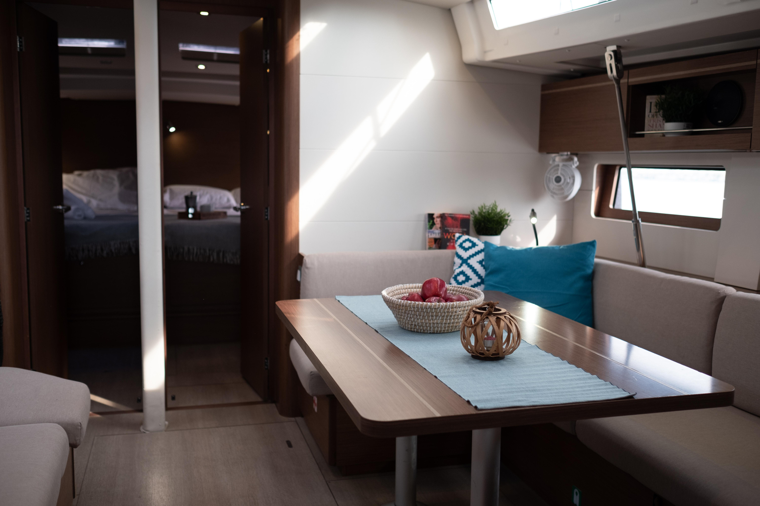 Oceanis 51.1 — photo 66