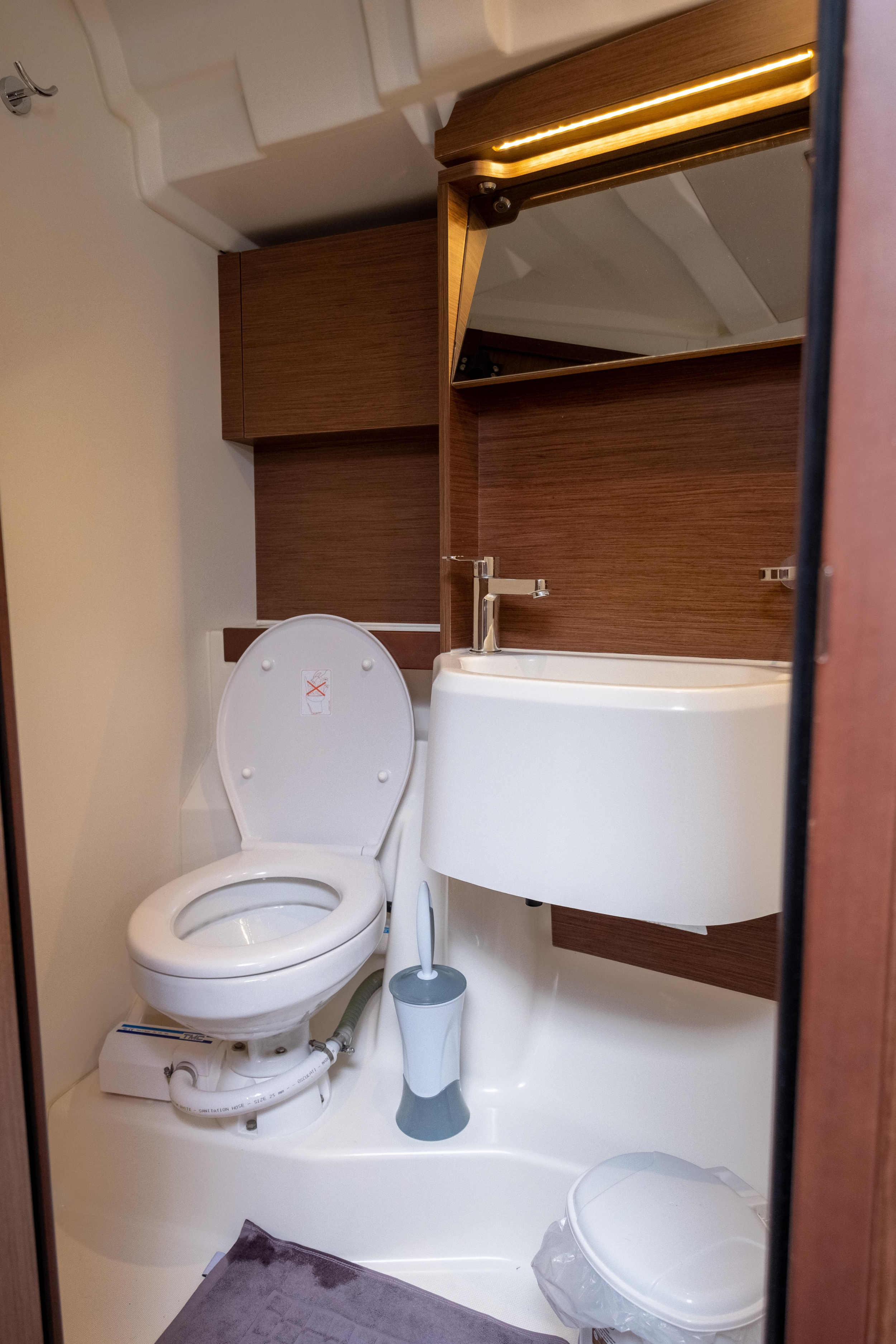 Oceanis 51.1 — photo 45