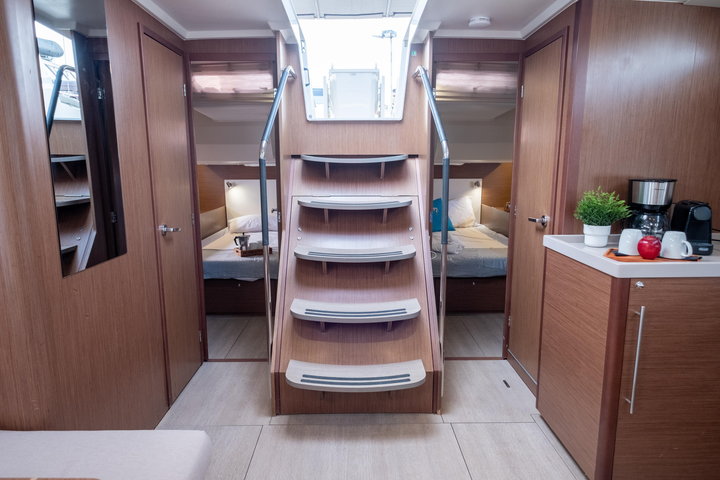 Oceanis 51.1 — photo 42