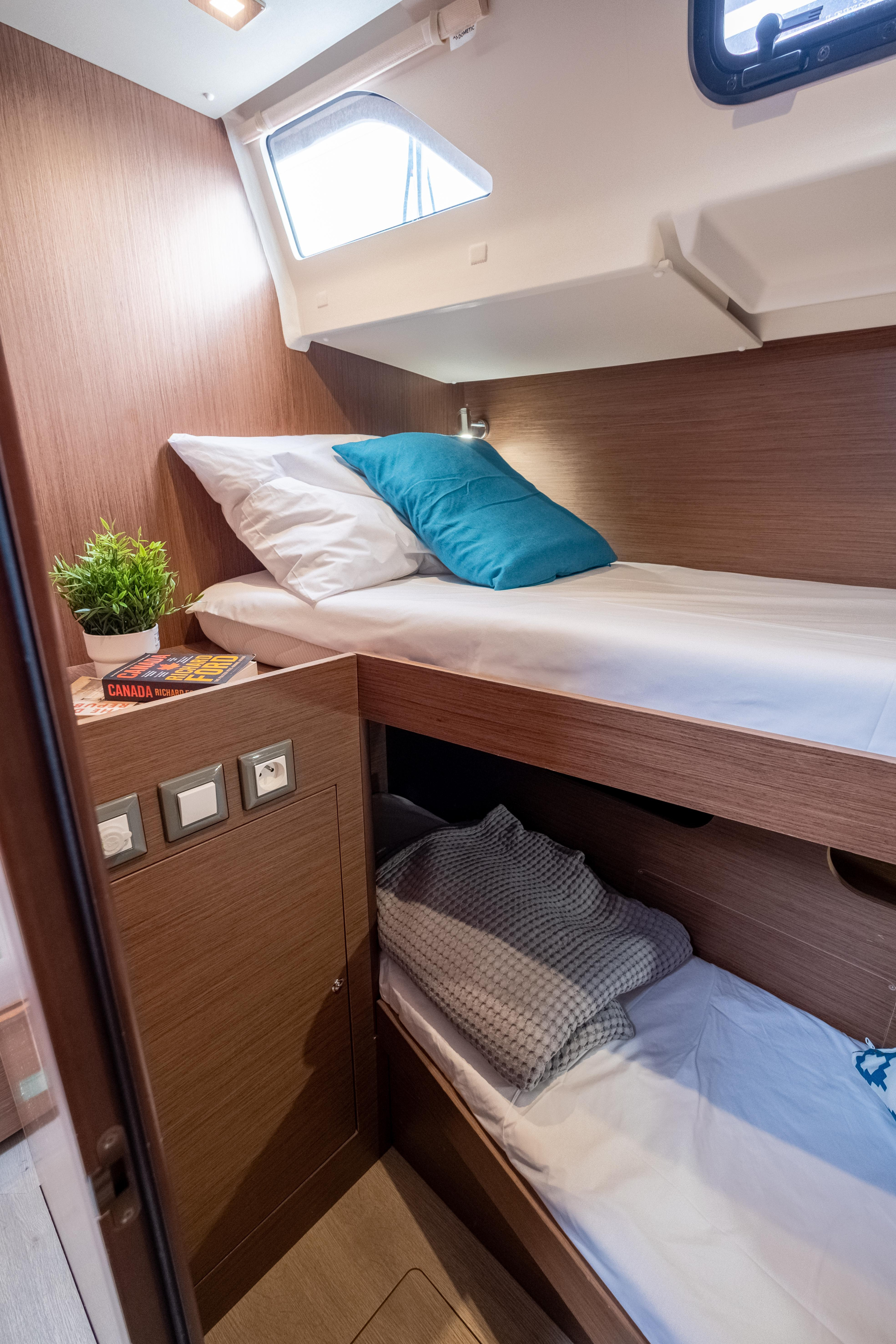 Oceanis 51.1 — photo 26