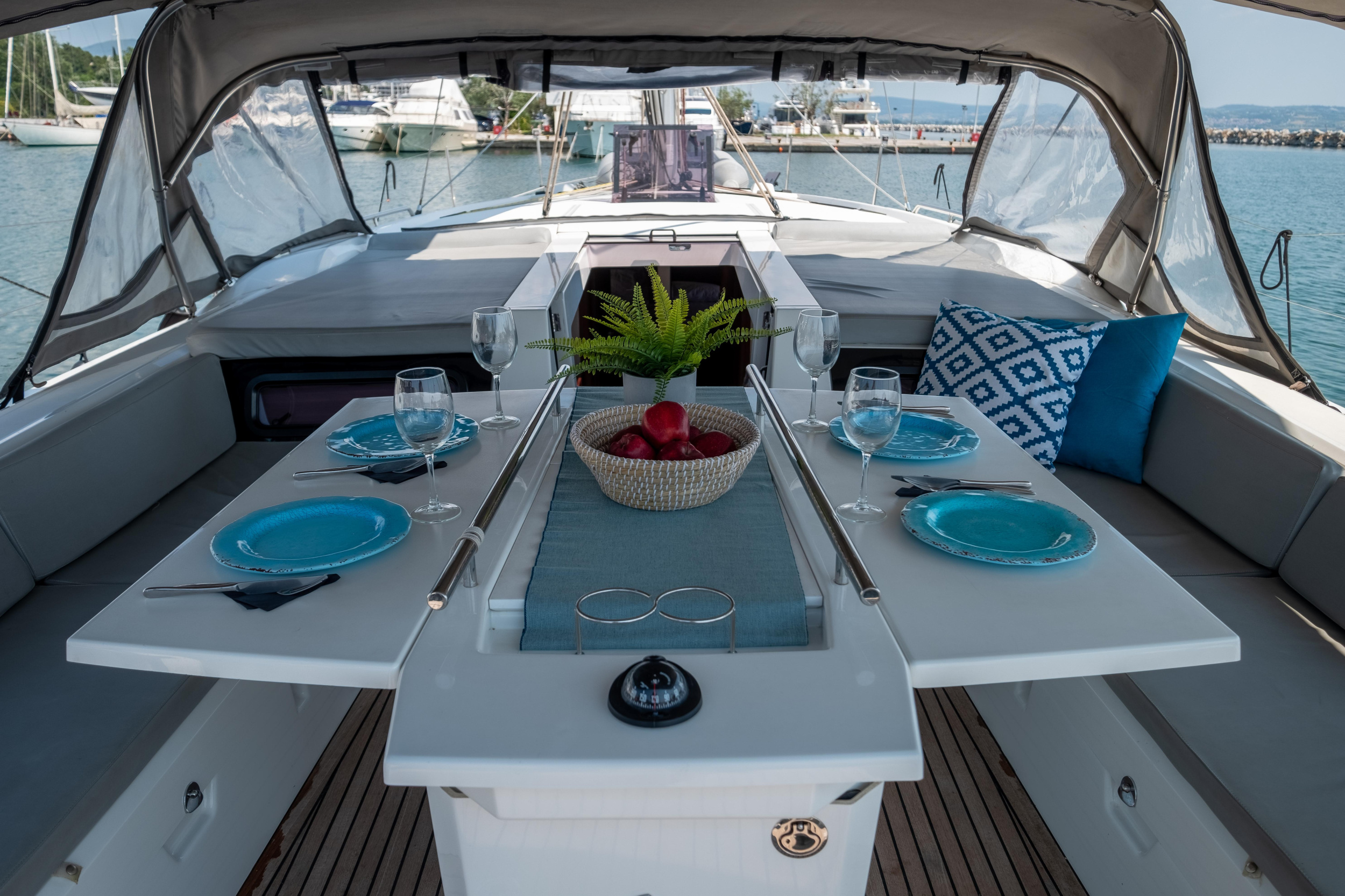 Oceanis 51.1 — photo 32