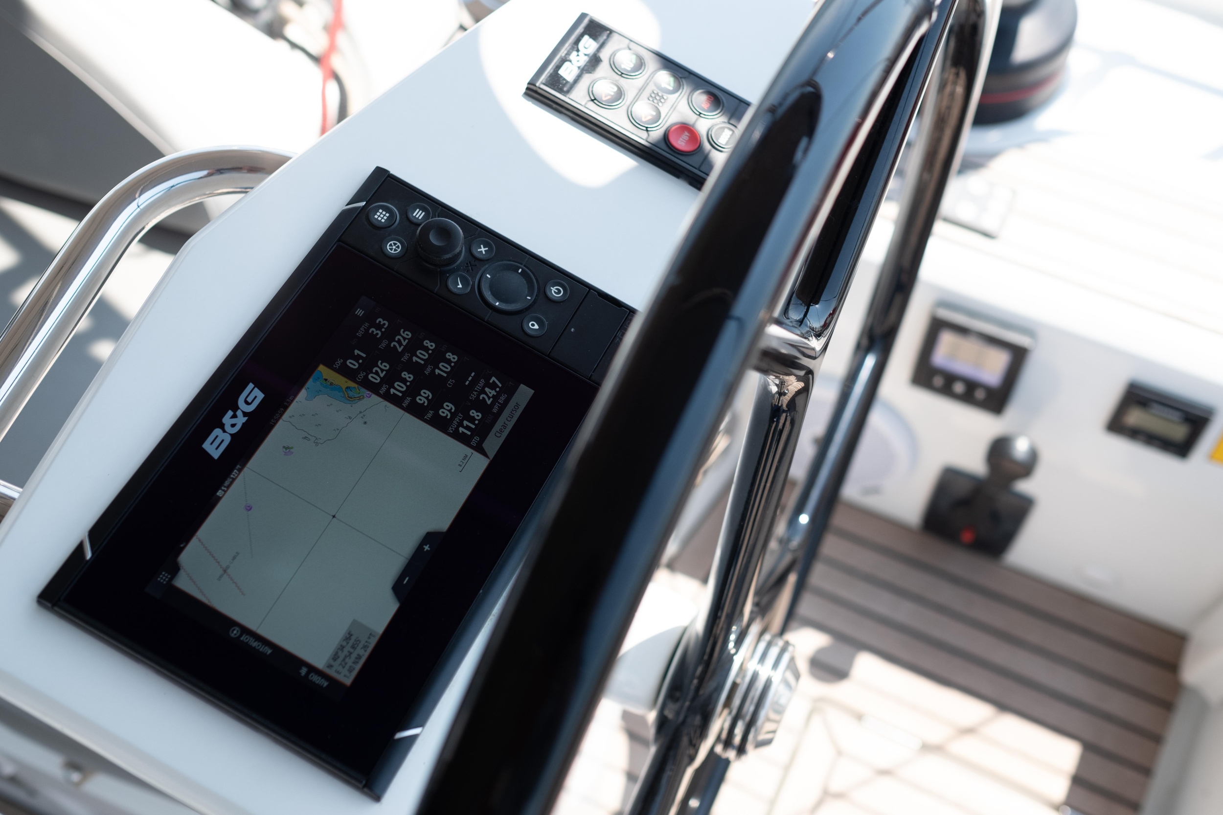 Oceanis 51.1 — photo 20