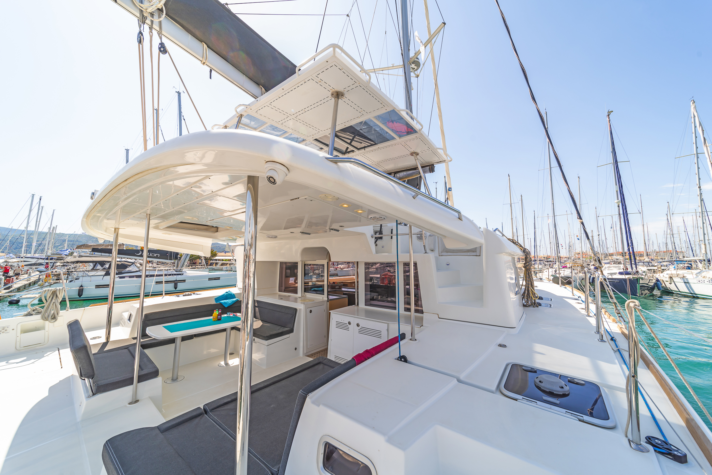 Lagoon 450 Fly & GEN & WM — photo 2