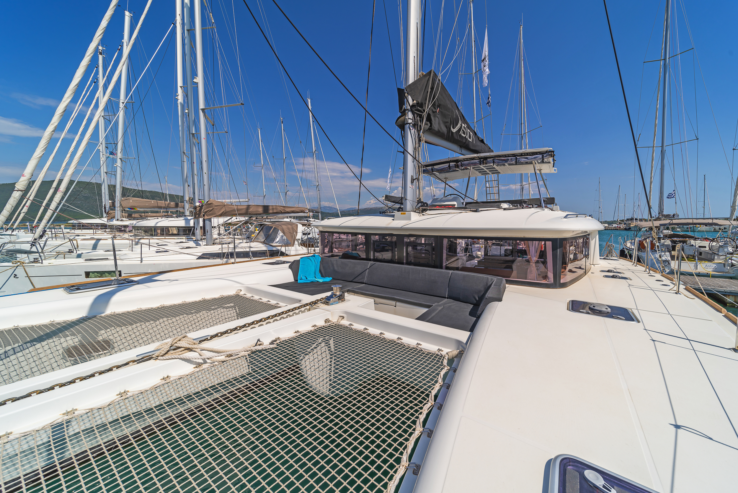Lagoon 450 Fly & GEN & WM — photo 3