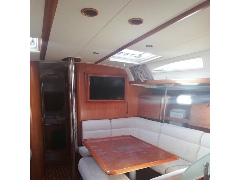 Sun Odyssey 43 — photo 3