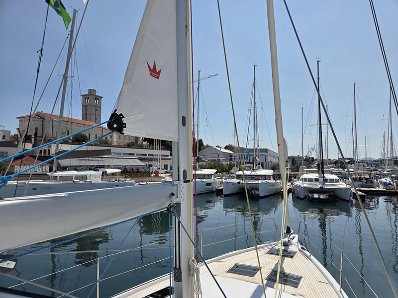 Dufour 44 — photo 29
