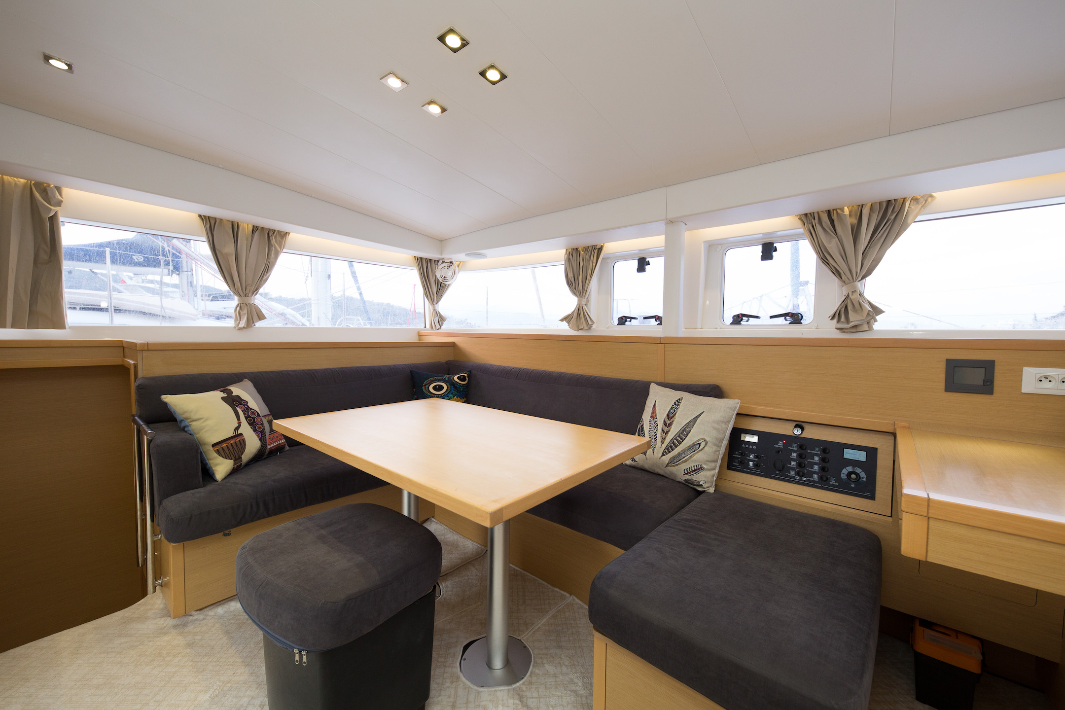Lagoon 400 S2 — photo 10