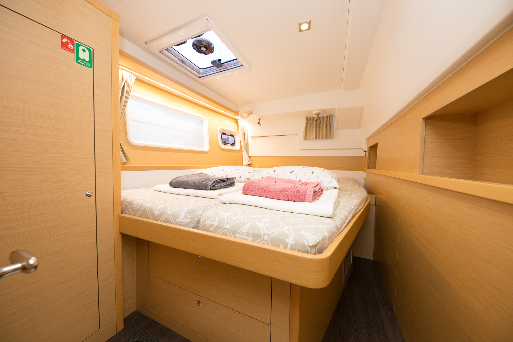 Lagoon 400 S2 — photo 12