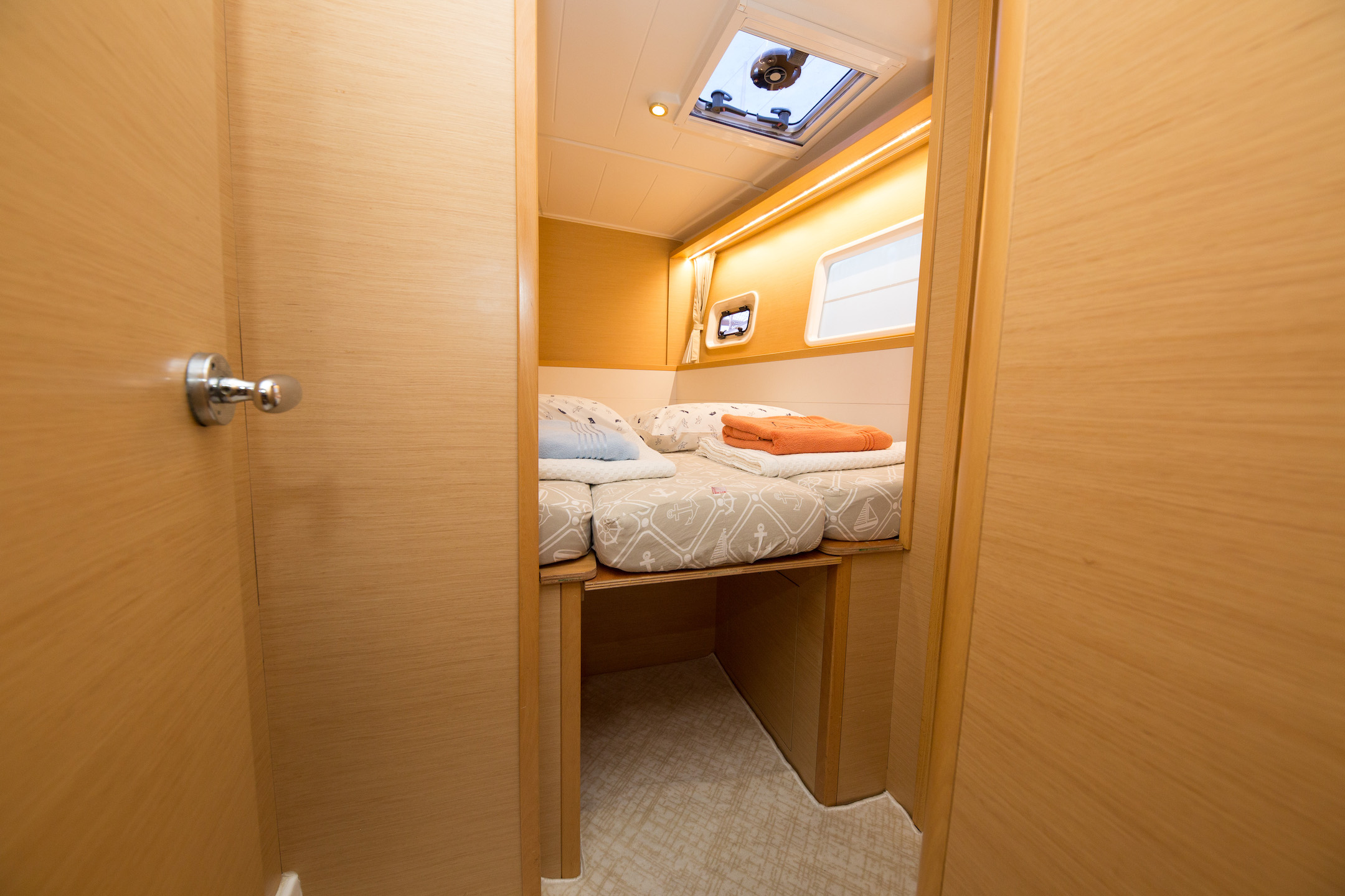 Lagoon 400 S2 — photo 4