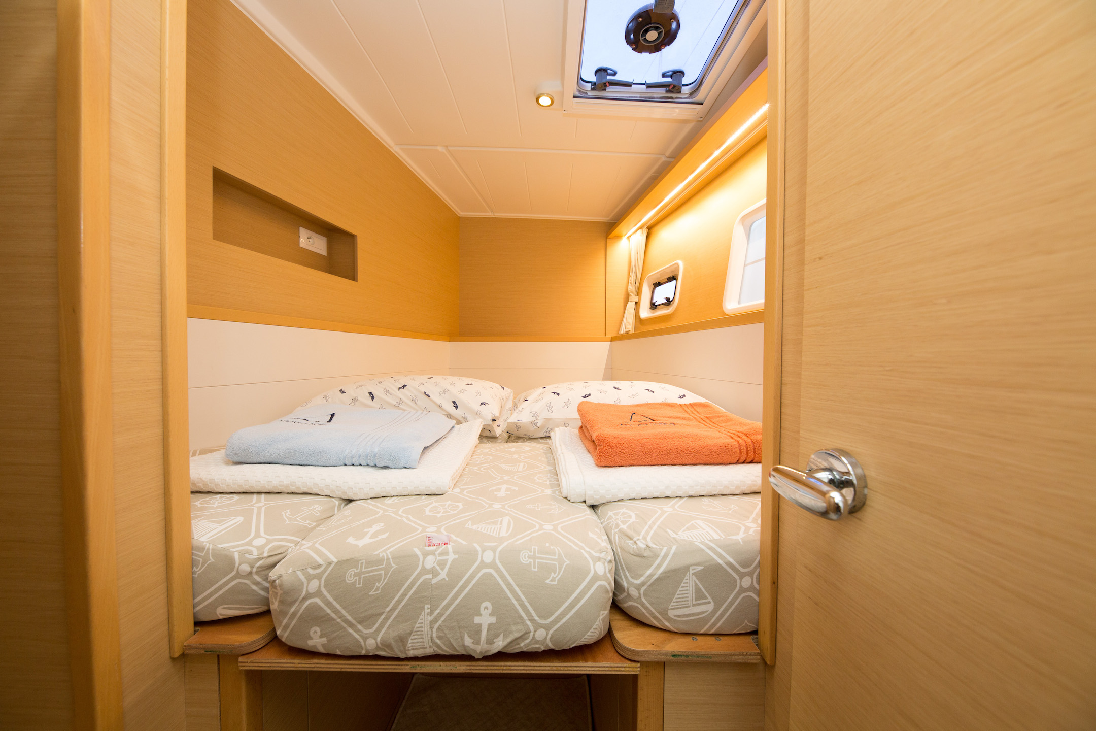 Lagoon 400 S2 — photo 7